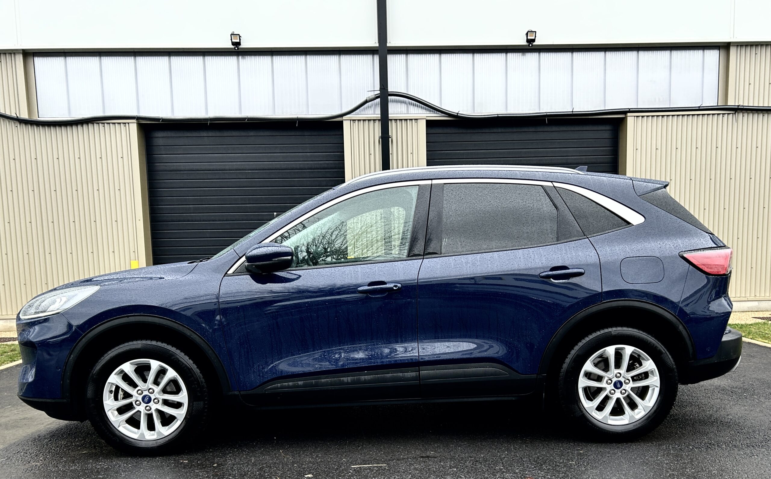 Ford Kuga III 2.5 Hybrid Flex 190 E85 ECVT photo 004