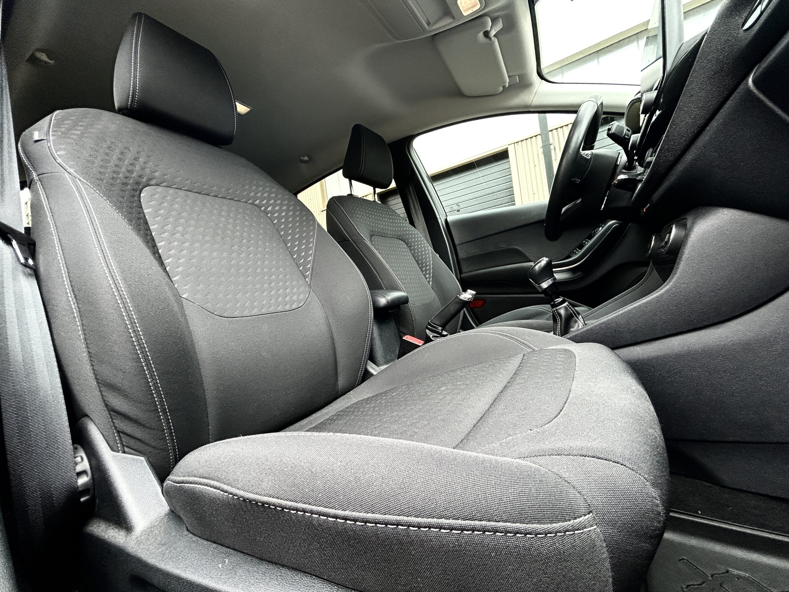 Ford Fiesta EcoBoost MHEV Titanium CarVentures photo 012