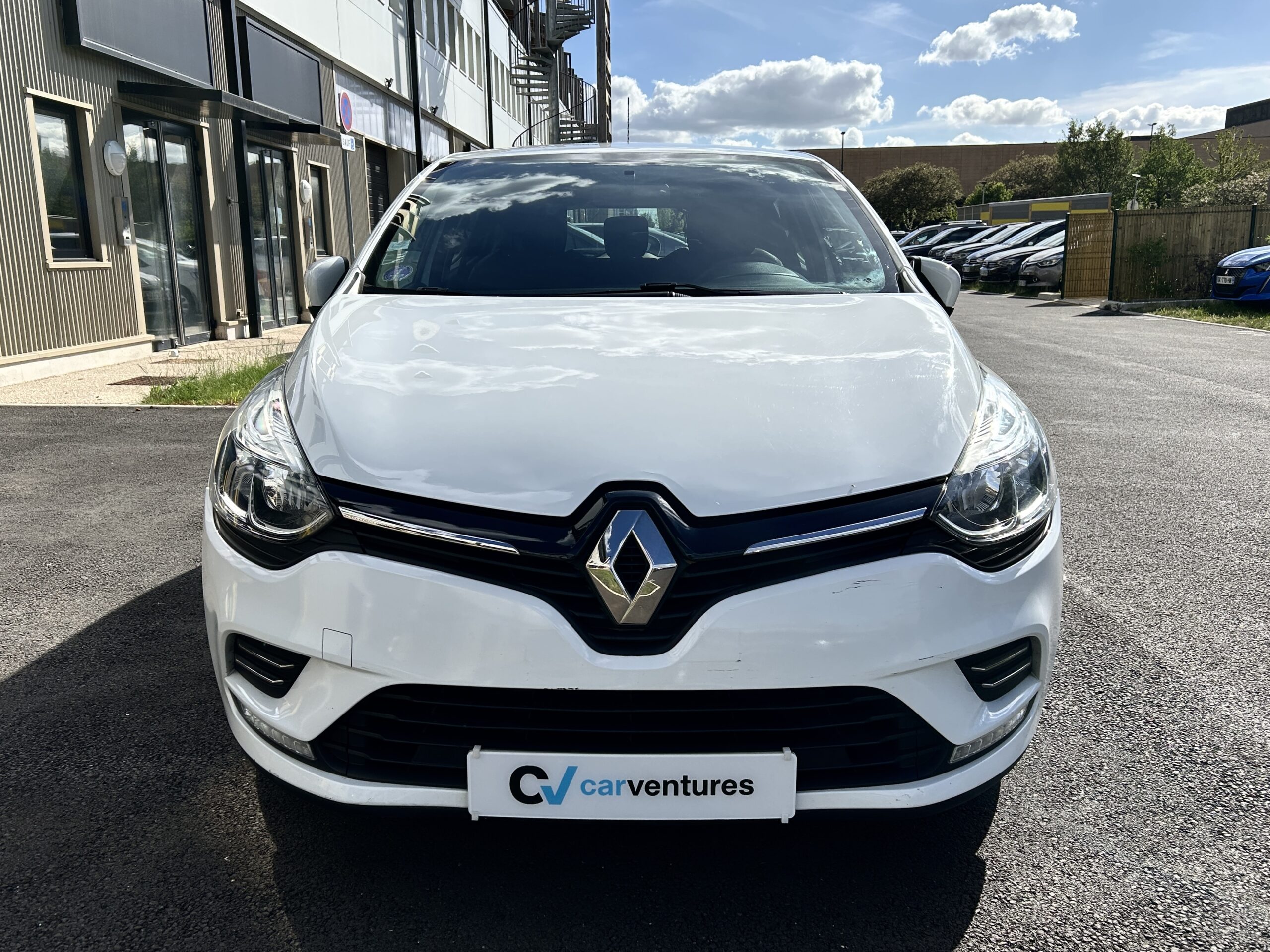 Renault Clio IV TCe 75 Trend CarVentures photo 002