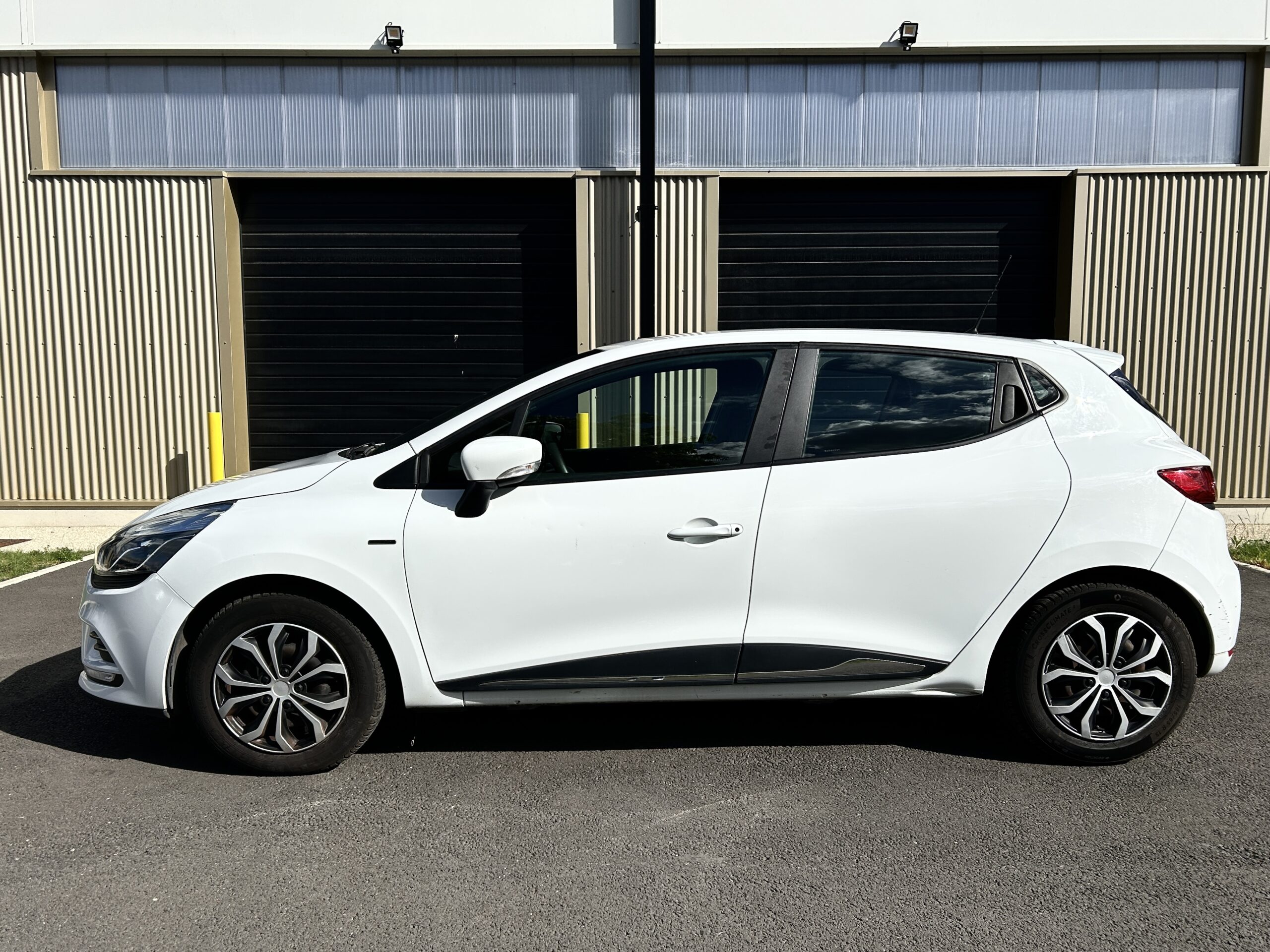 Renault Clio IV TCe 75 Trend CarVentures photo 004