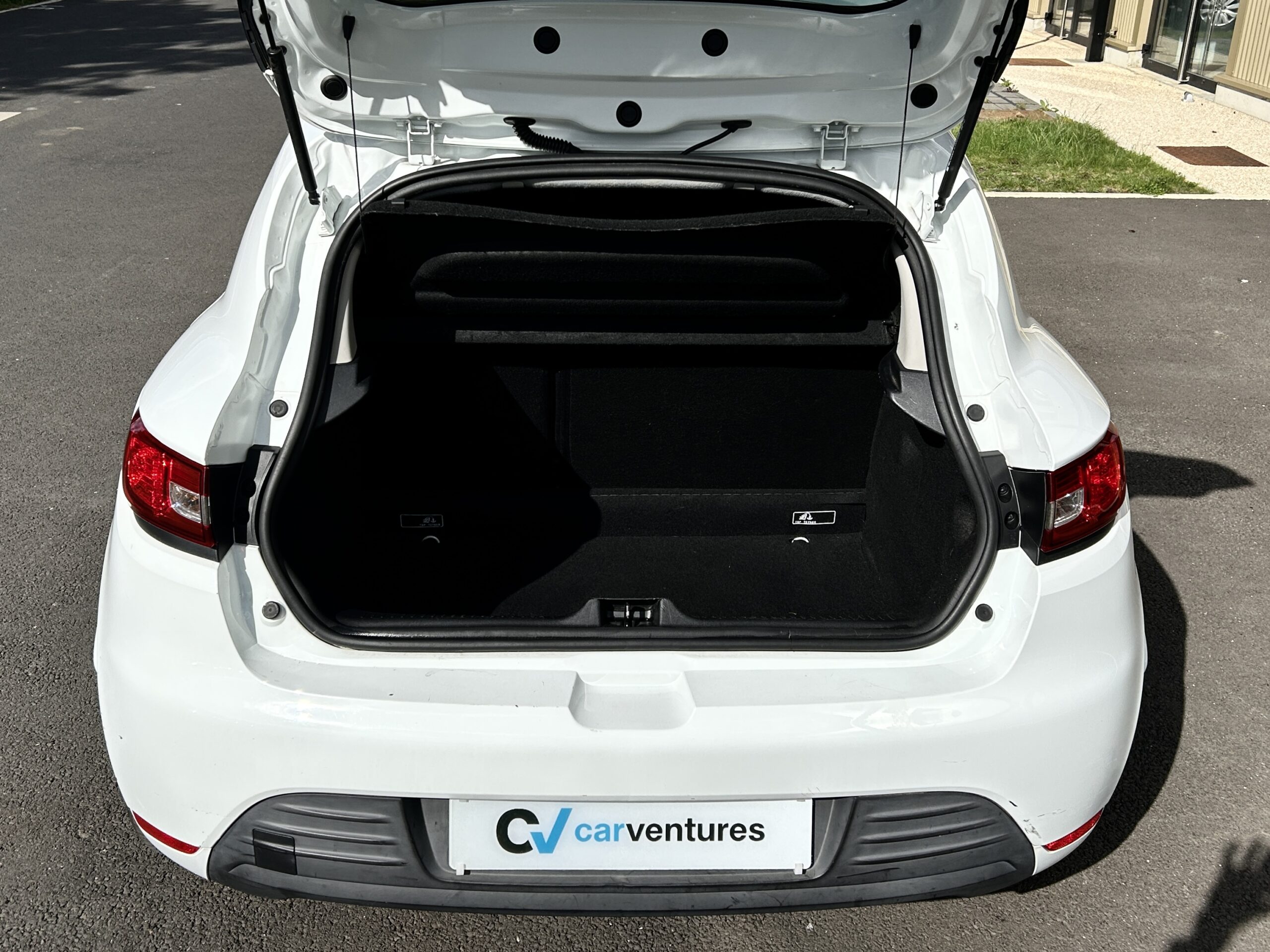 Renault Clio IV TCe 75 Trend CarVentures photo 008