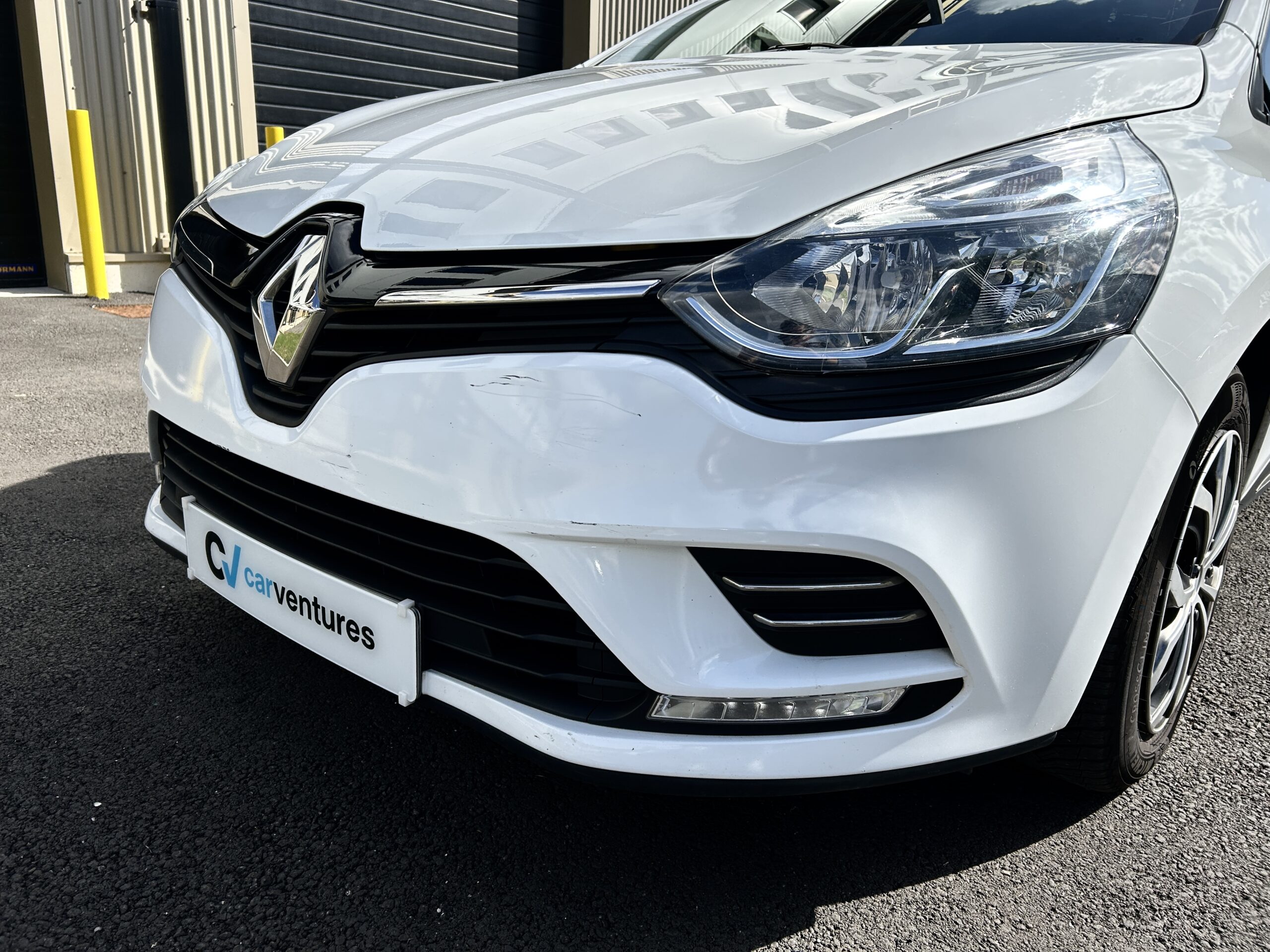 Renault Clio IV TCe 75 Trend CarVentures photo 011