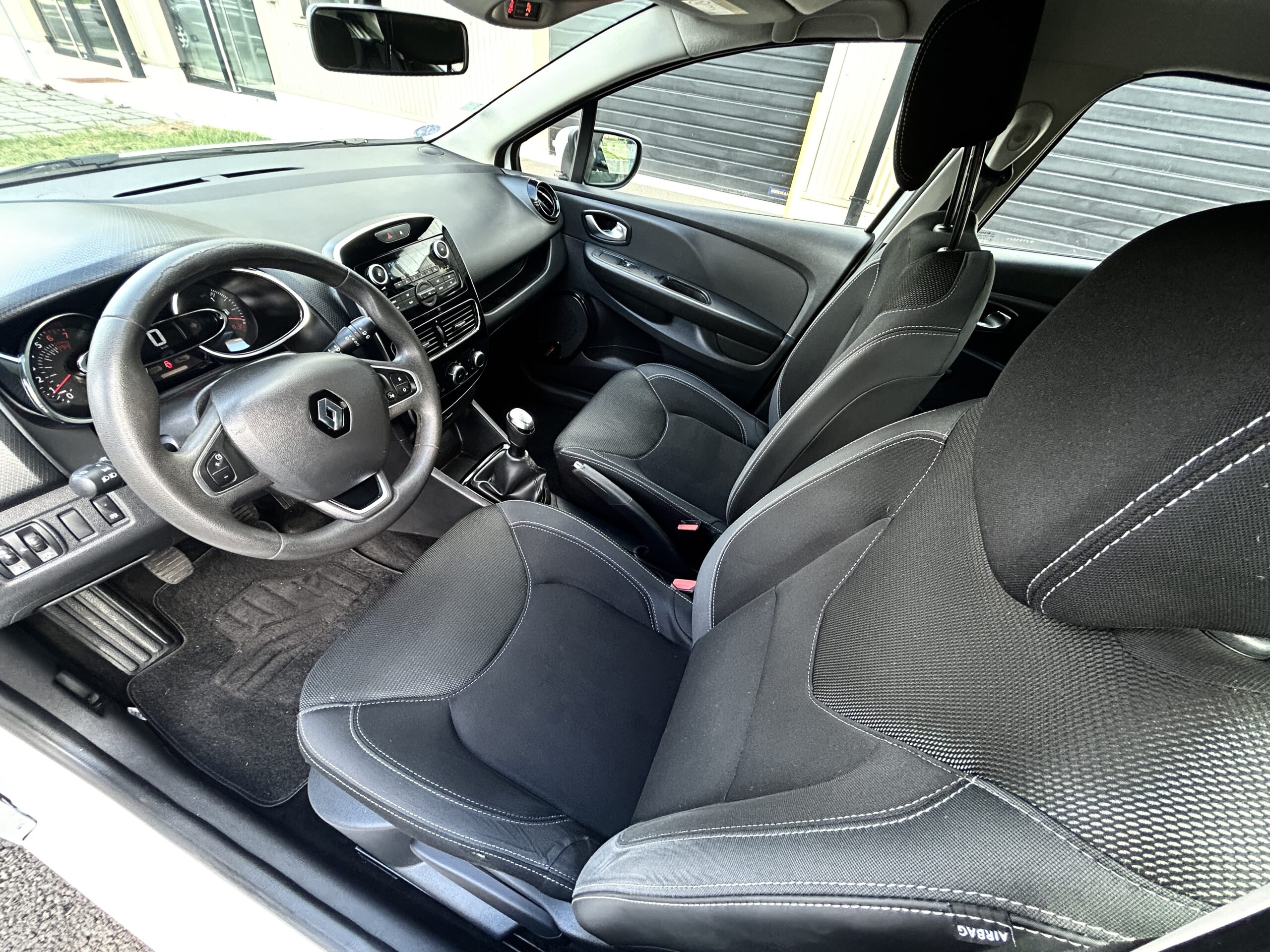 Renault Clio IV TCe 75 Trend CarVentures photo 020
