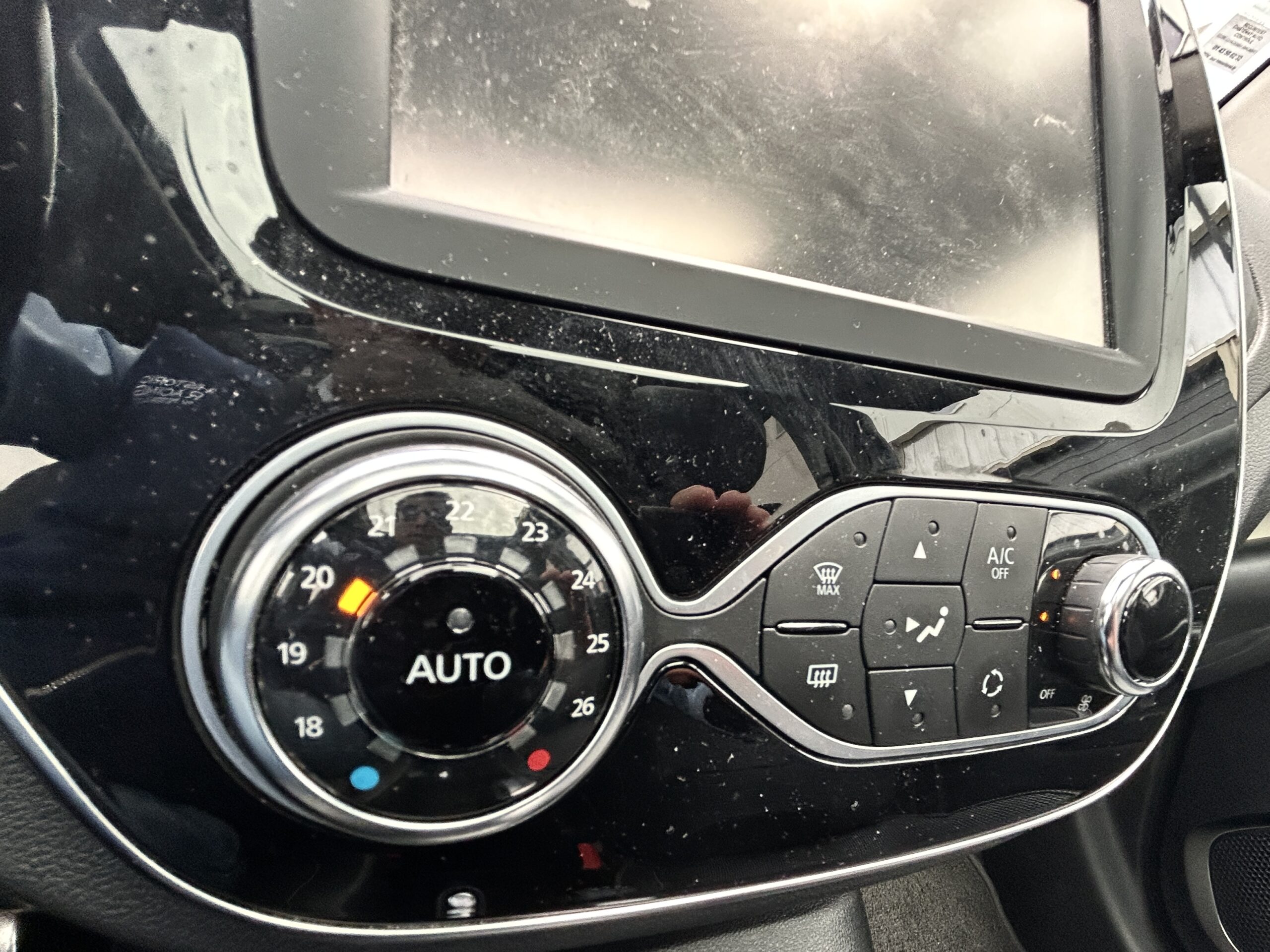 Renault Captur TCe 150 Intens EDC CarVentures photo 025