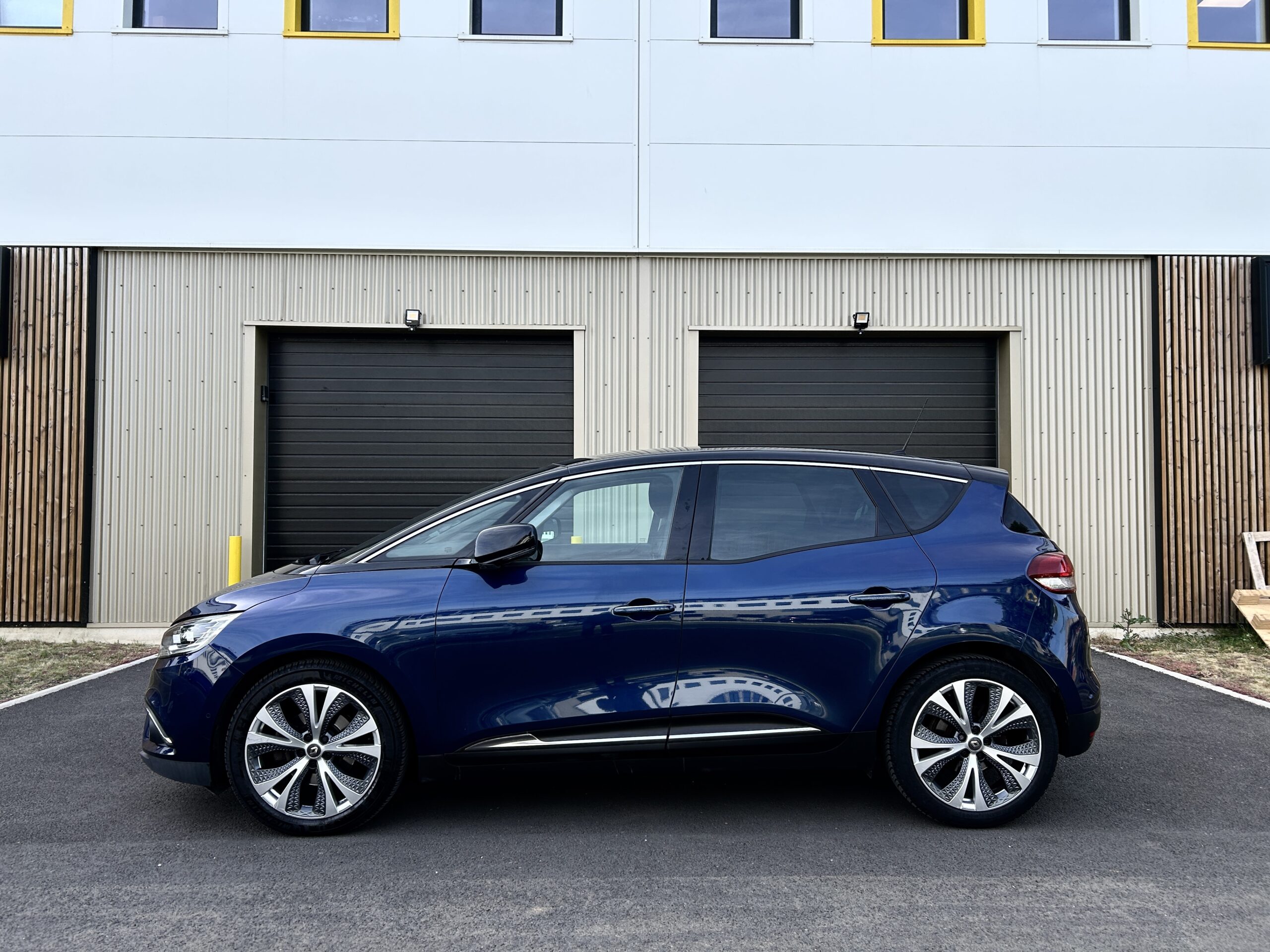 Renault Scenic TCe 140 EDC Intens CarVentures photo 004