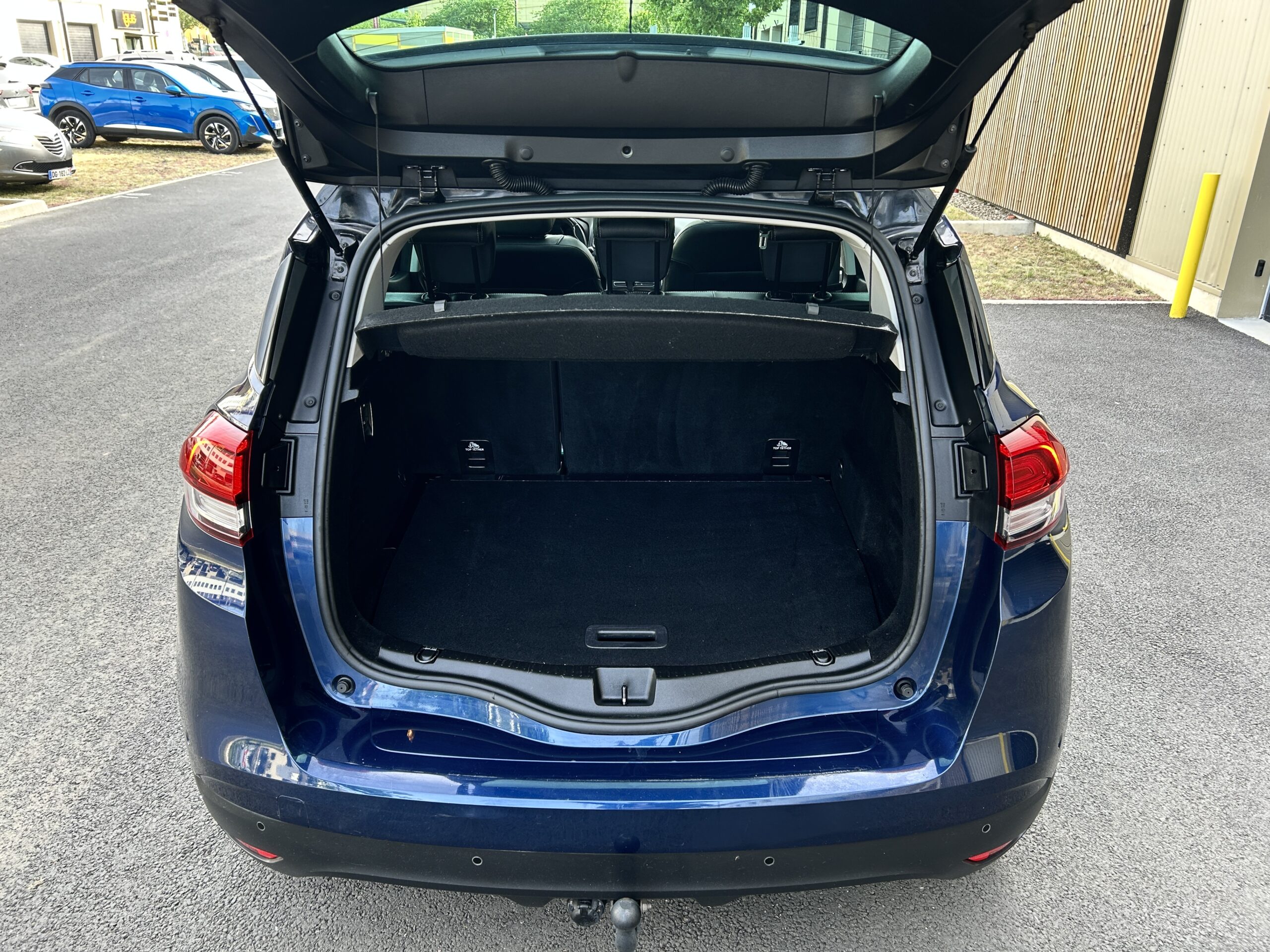 Renault Scenic TCe 140 EDC Intens CarVentures photo 008