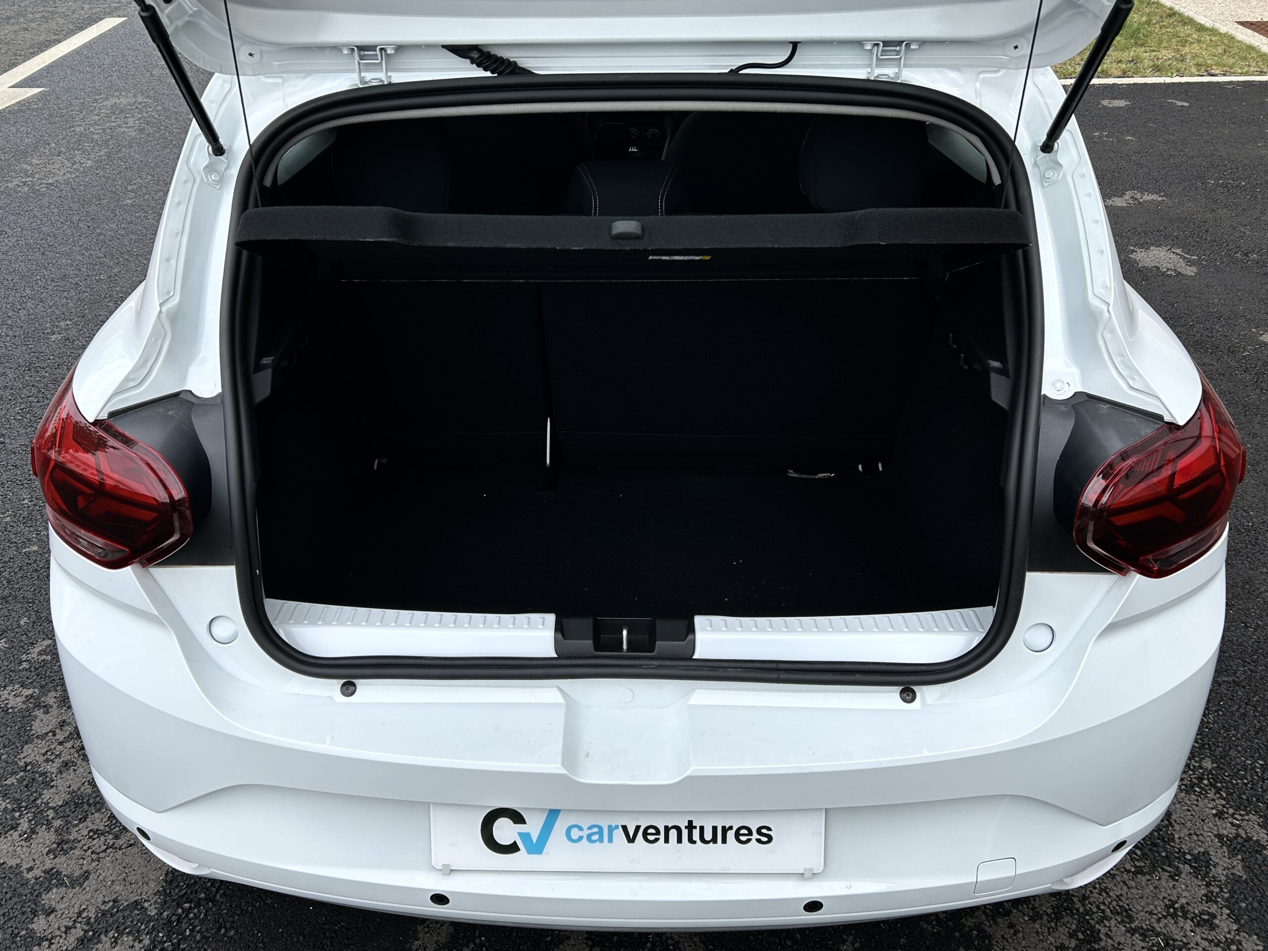 Dacia Sandero SCe 65 Expression CarVentures photo 015