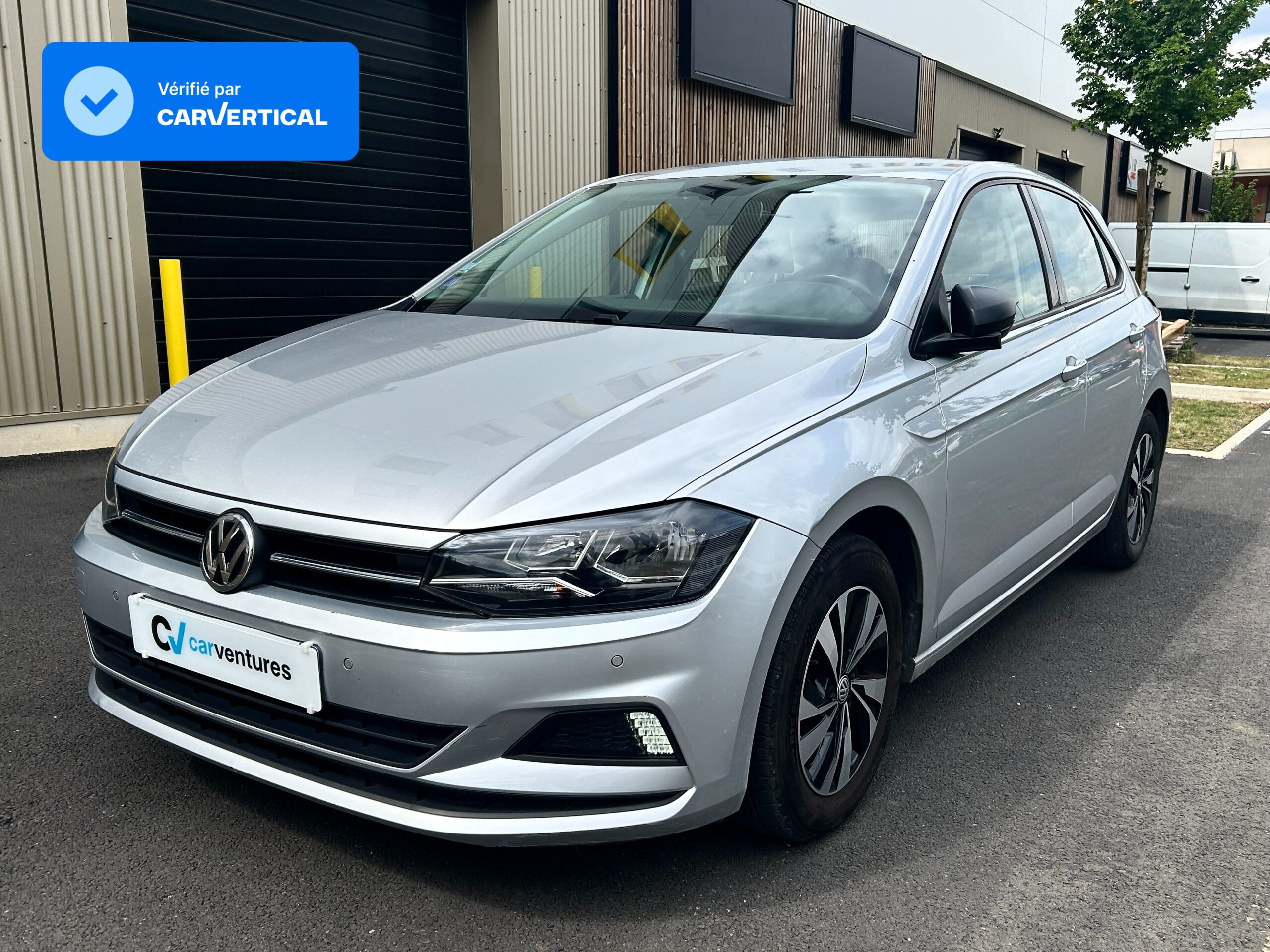 Volkswagen Polo VI 1.0 65 Confortline (2018)