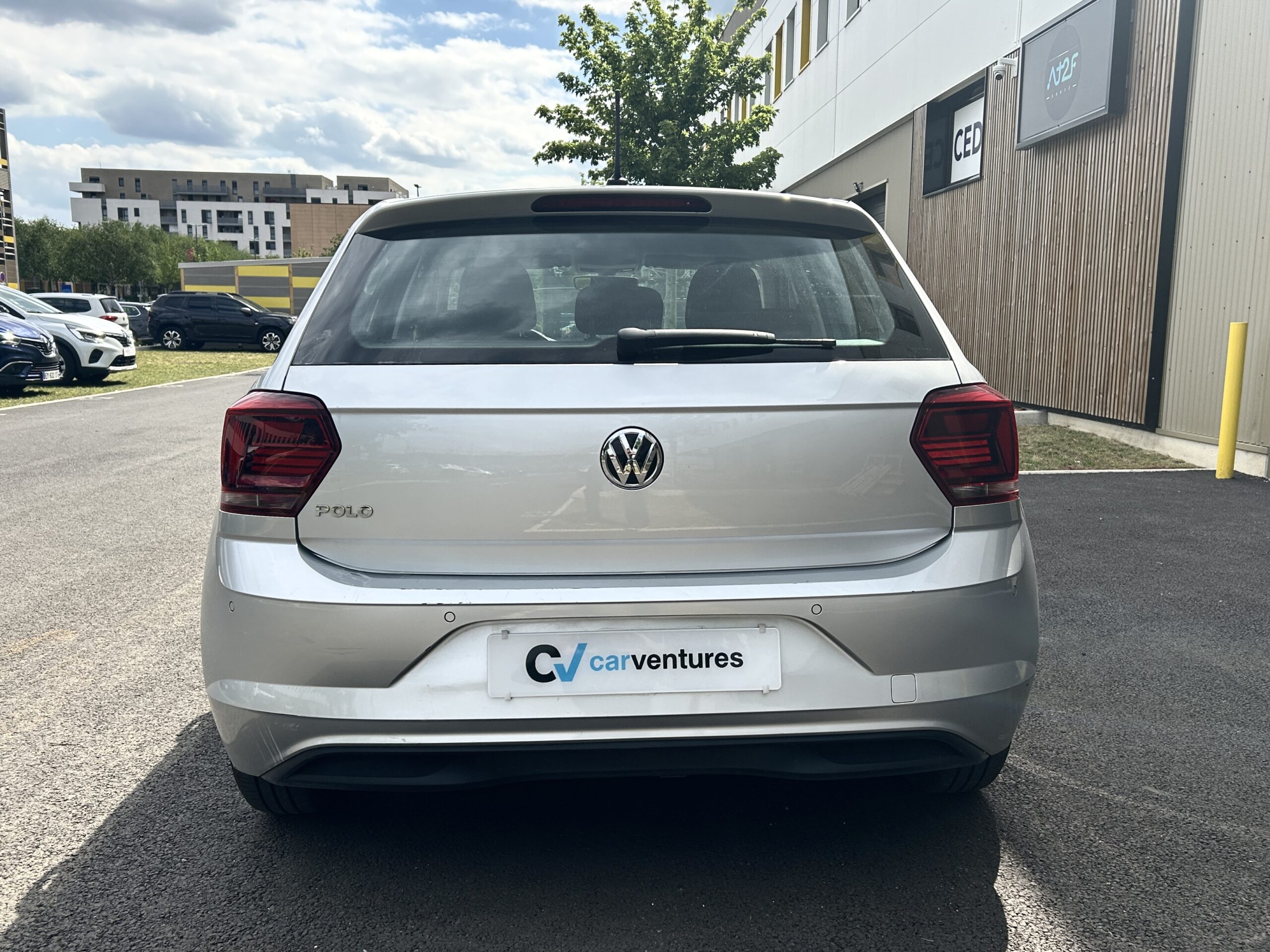 Volkswagen Polo VI Confortline CarVentures photo 006