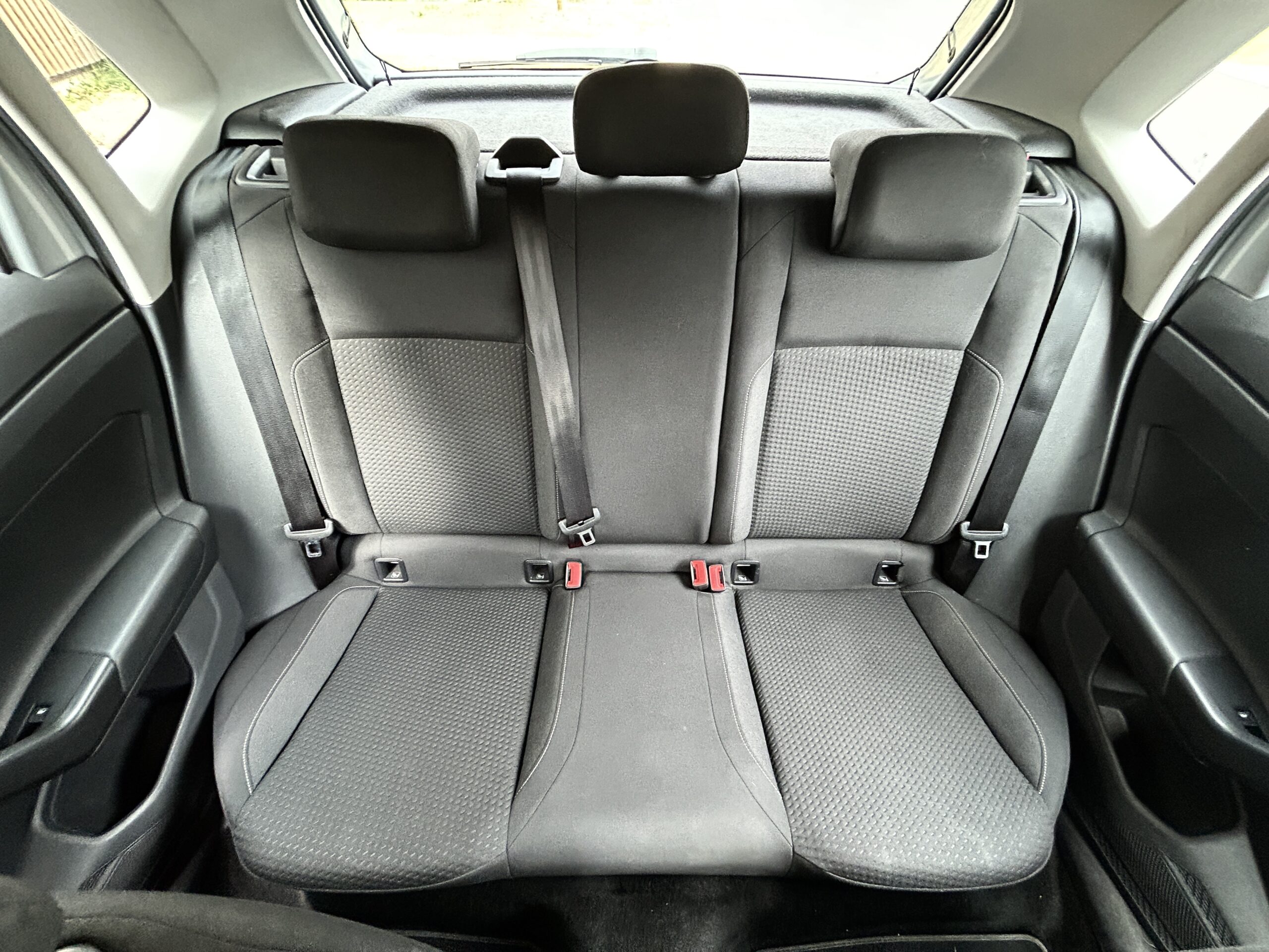 Volkswagen Polo VI Confortline CarVentures photo 016