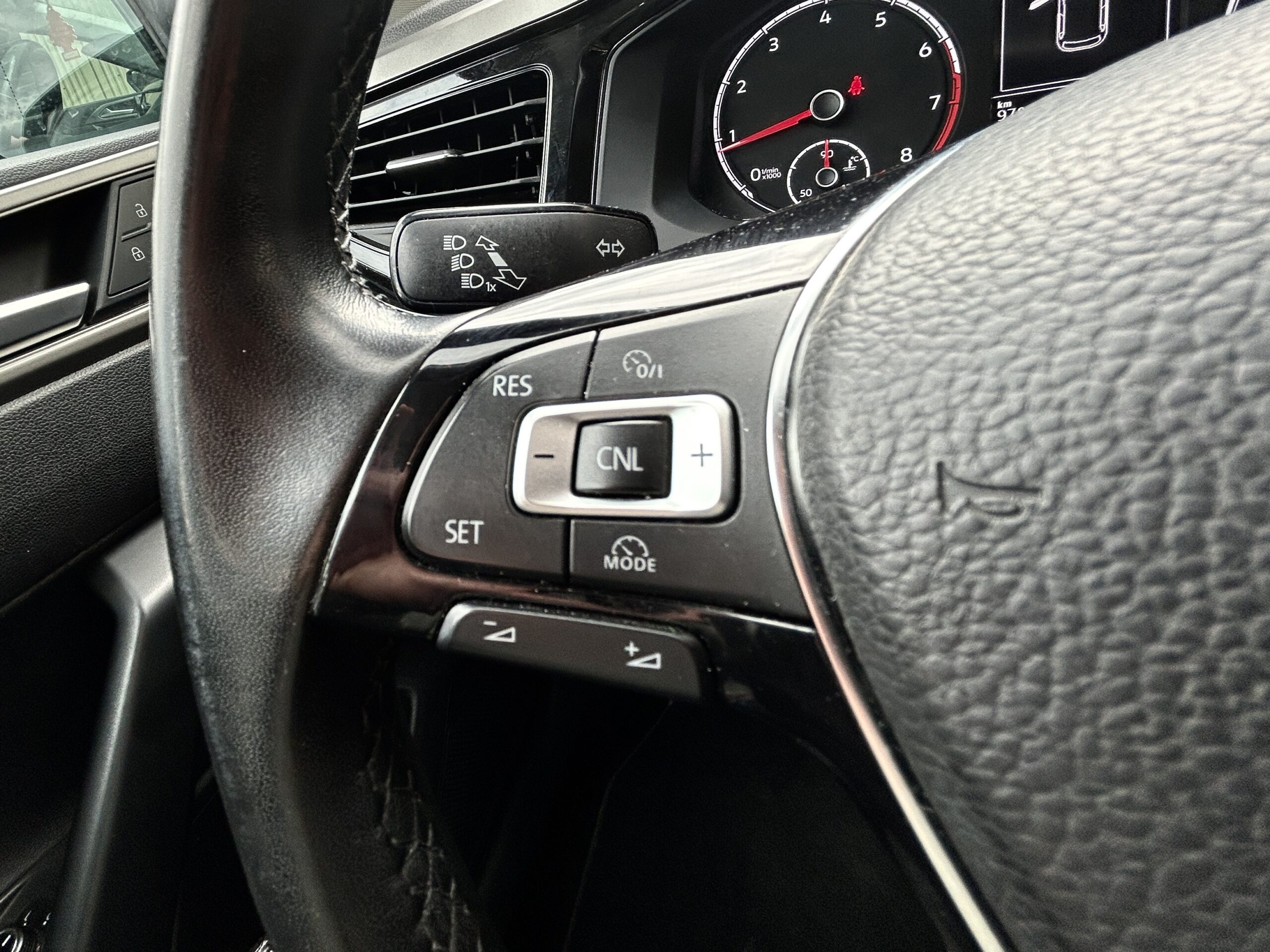 Volkswagen Polo VI Confortline CarVentures photo 023