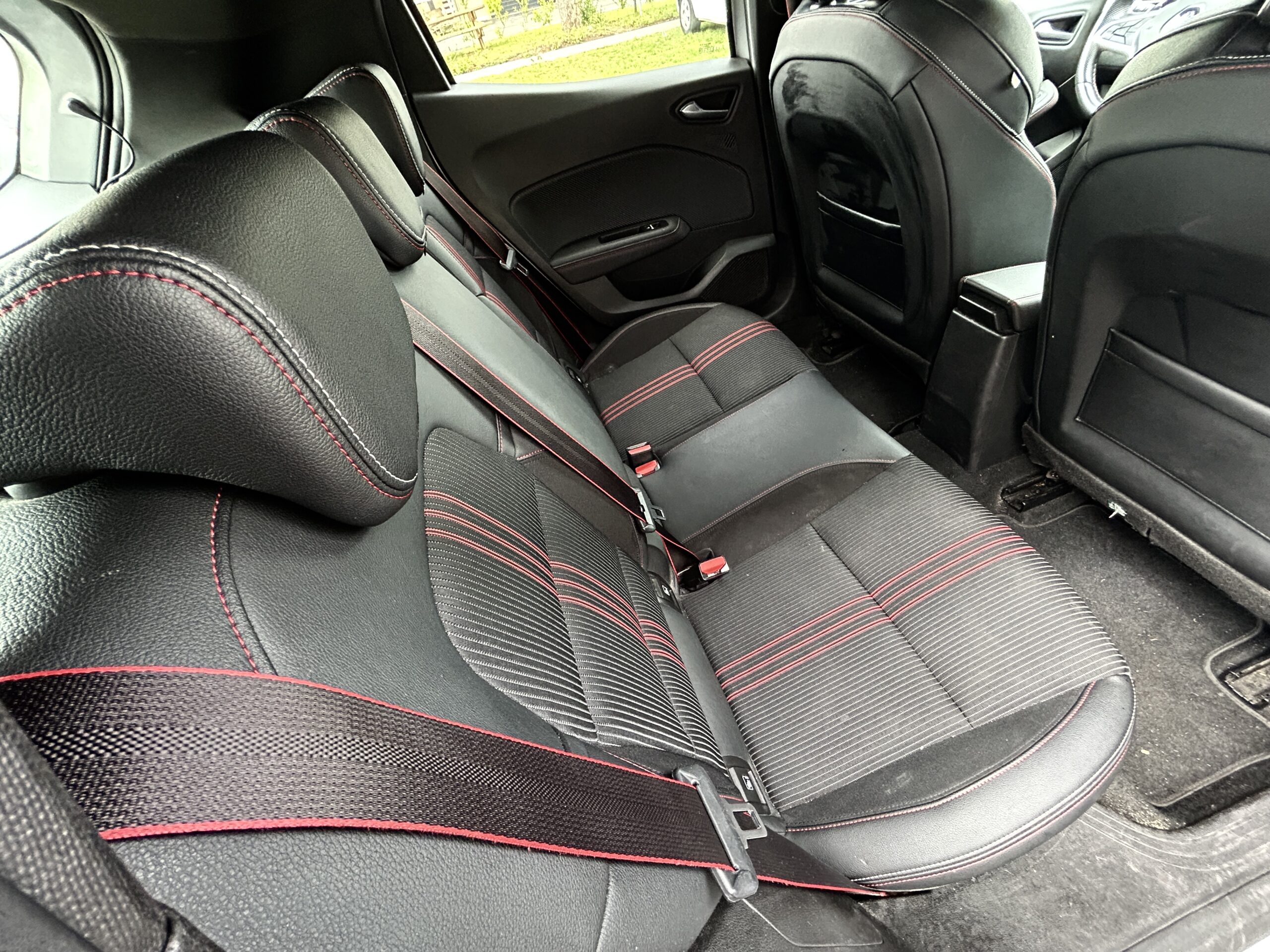 Renault Clio V TCe 130 EDC RS Line CarVentures photo 012