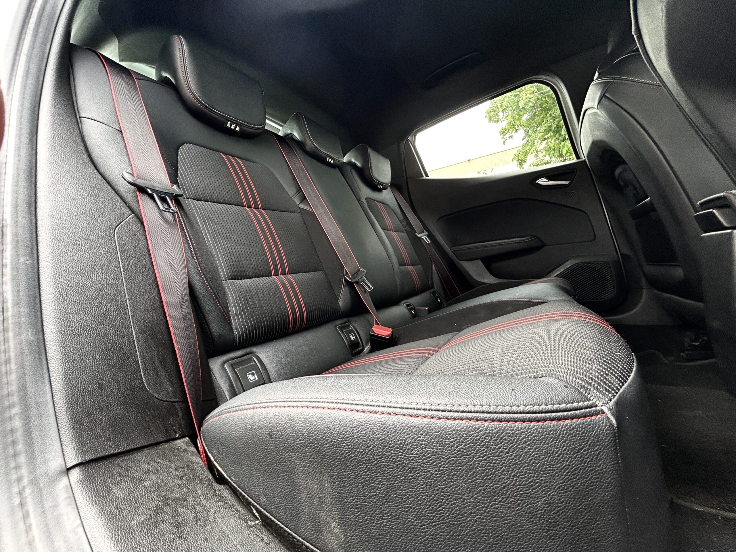 Renault Clio V TCe 130 EDC RS Line CarVentures photo 013
