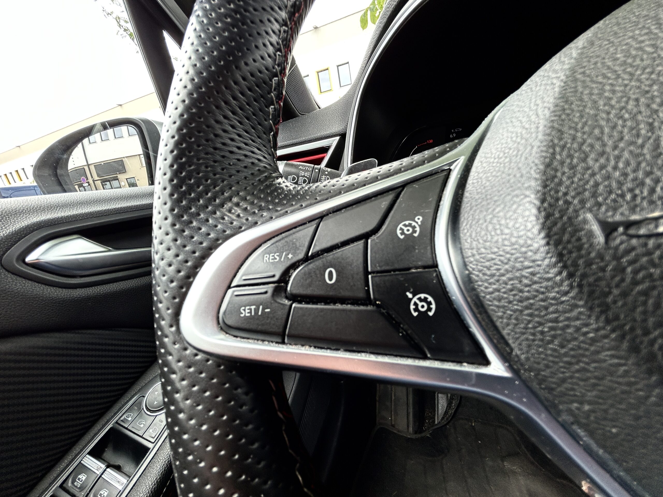 Renault Clio V TCe 130 EDC RS Line CarVentures photo 023