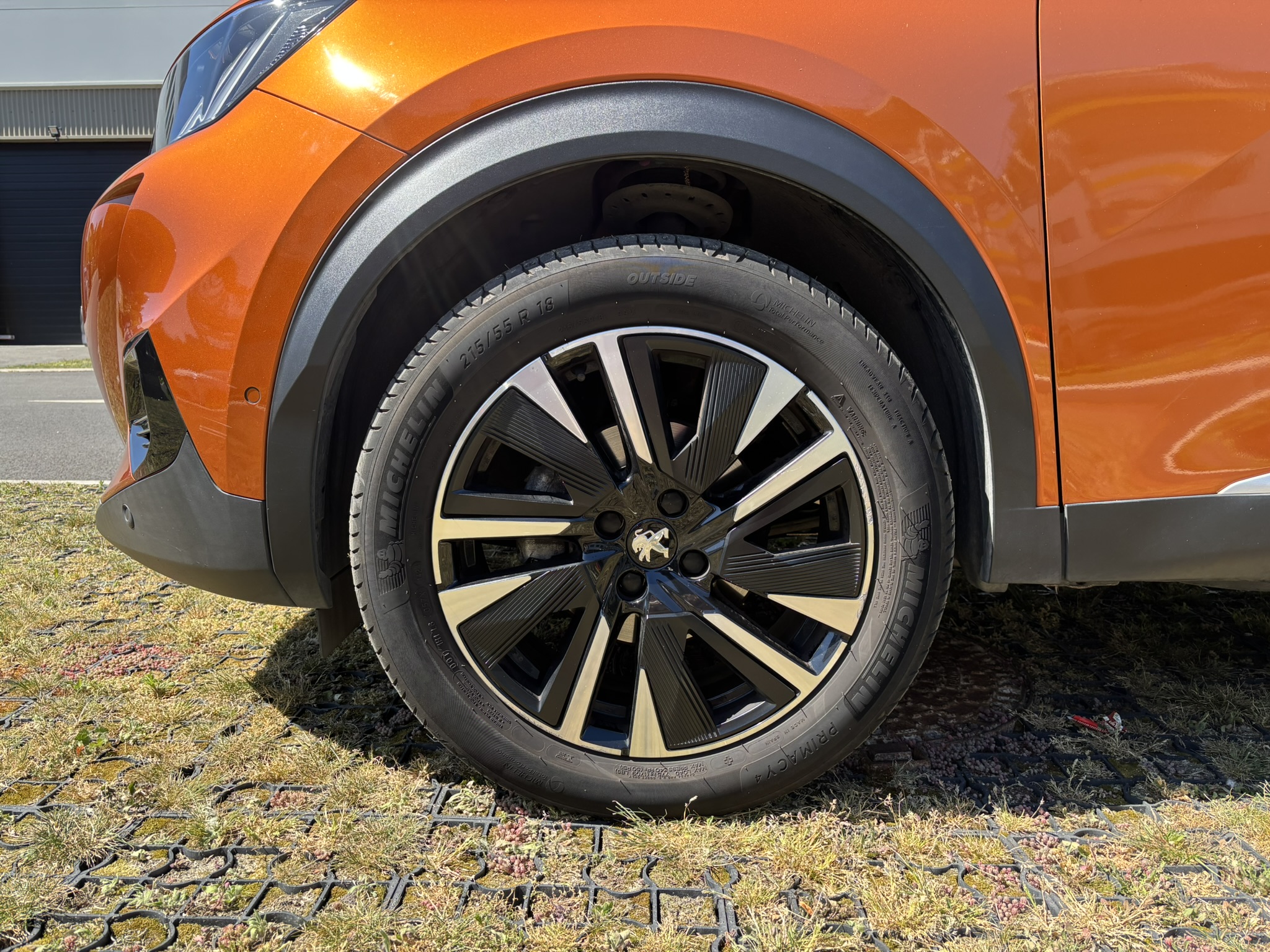 Peugeot 2008 GT EAT8 CarVentures photo 008