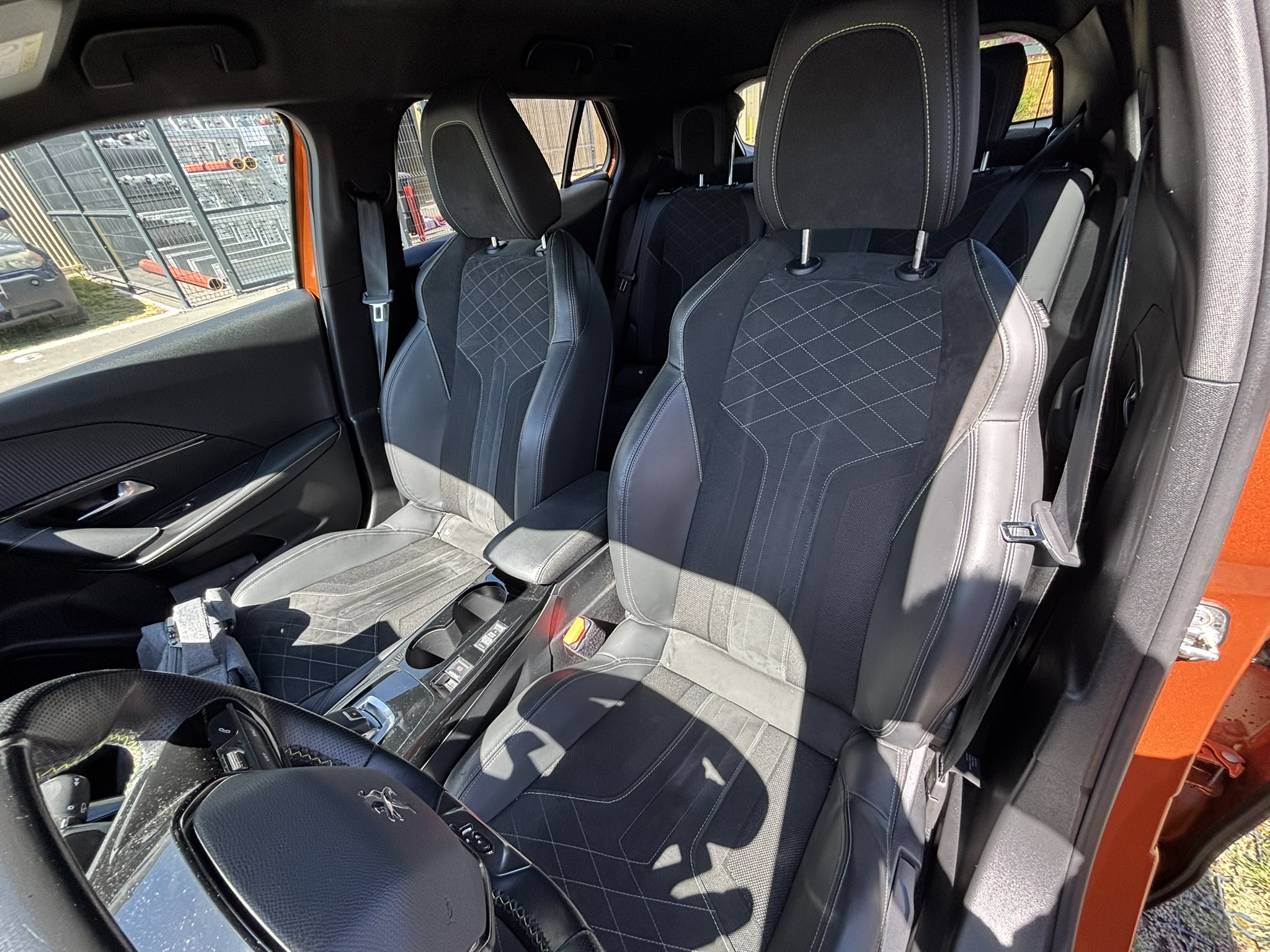 Peugeot 2008 GT EAT8 CarVentures photo 012