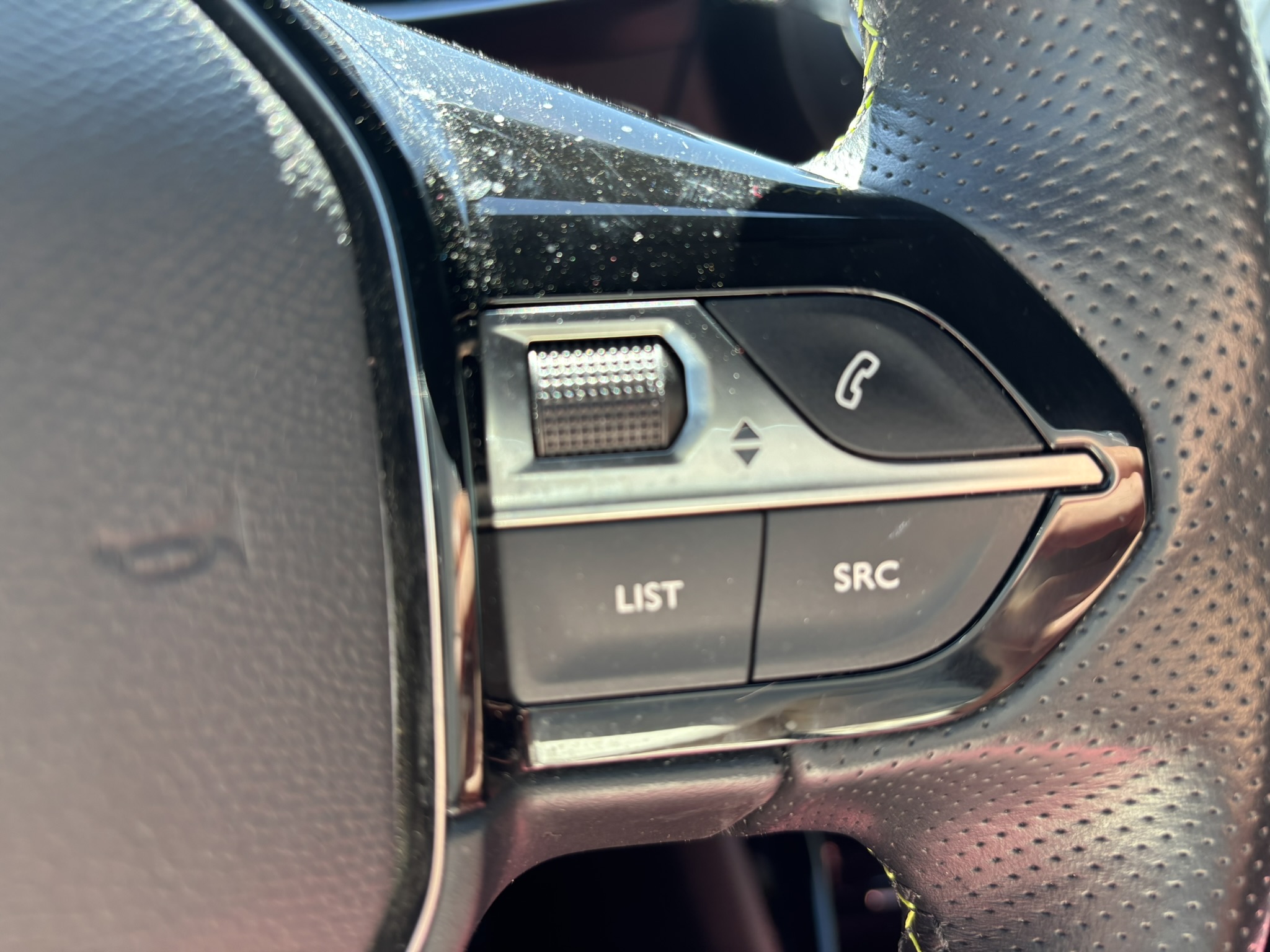 Peugeot 2008 GT EAT8 CarVentures photo 019