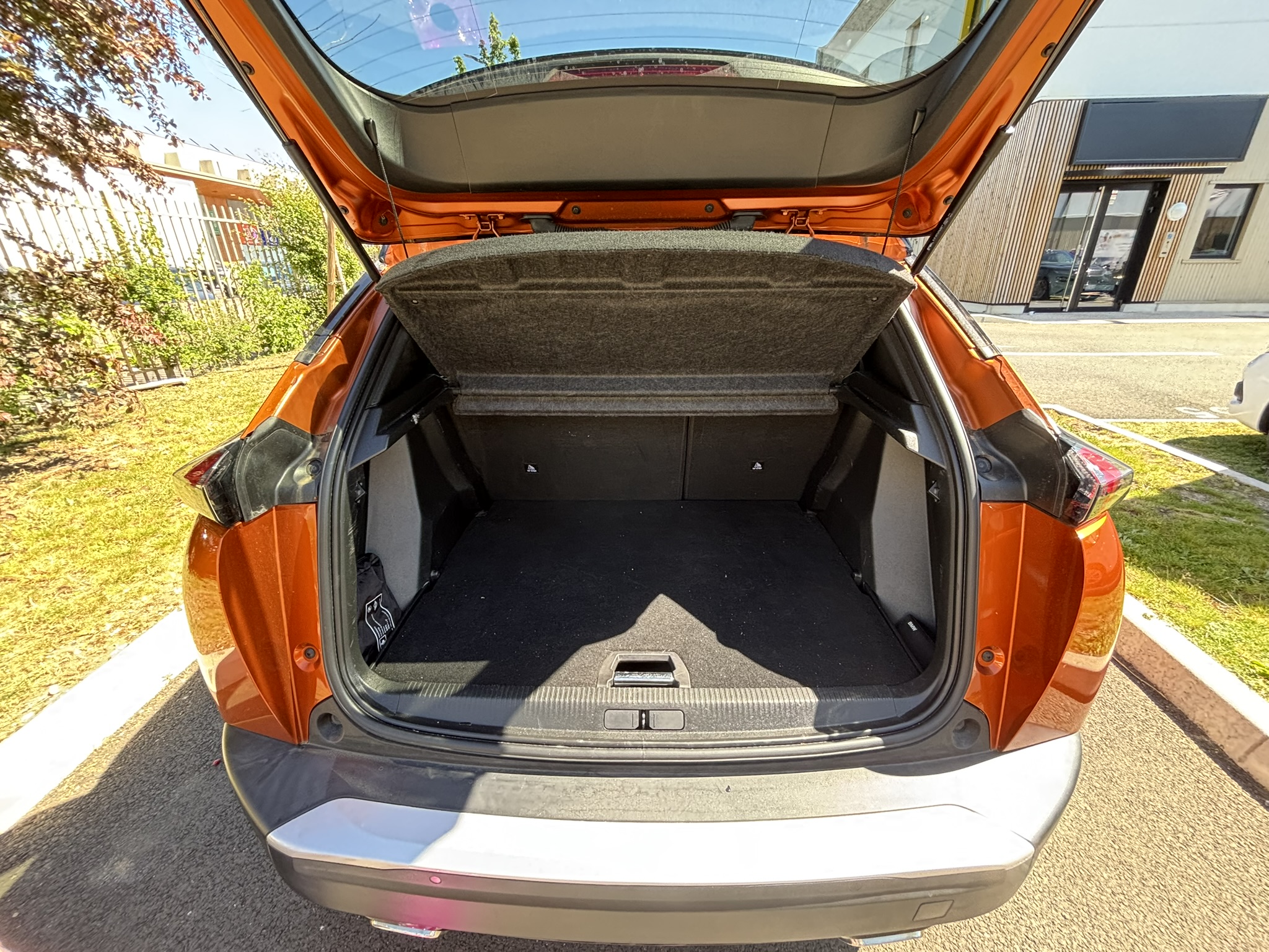 Peugeot 2008 GT EAT8 CarVentures photo 024