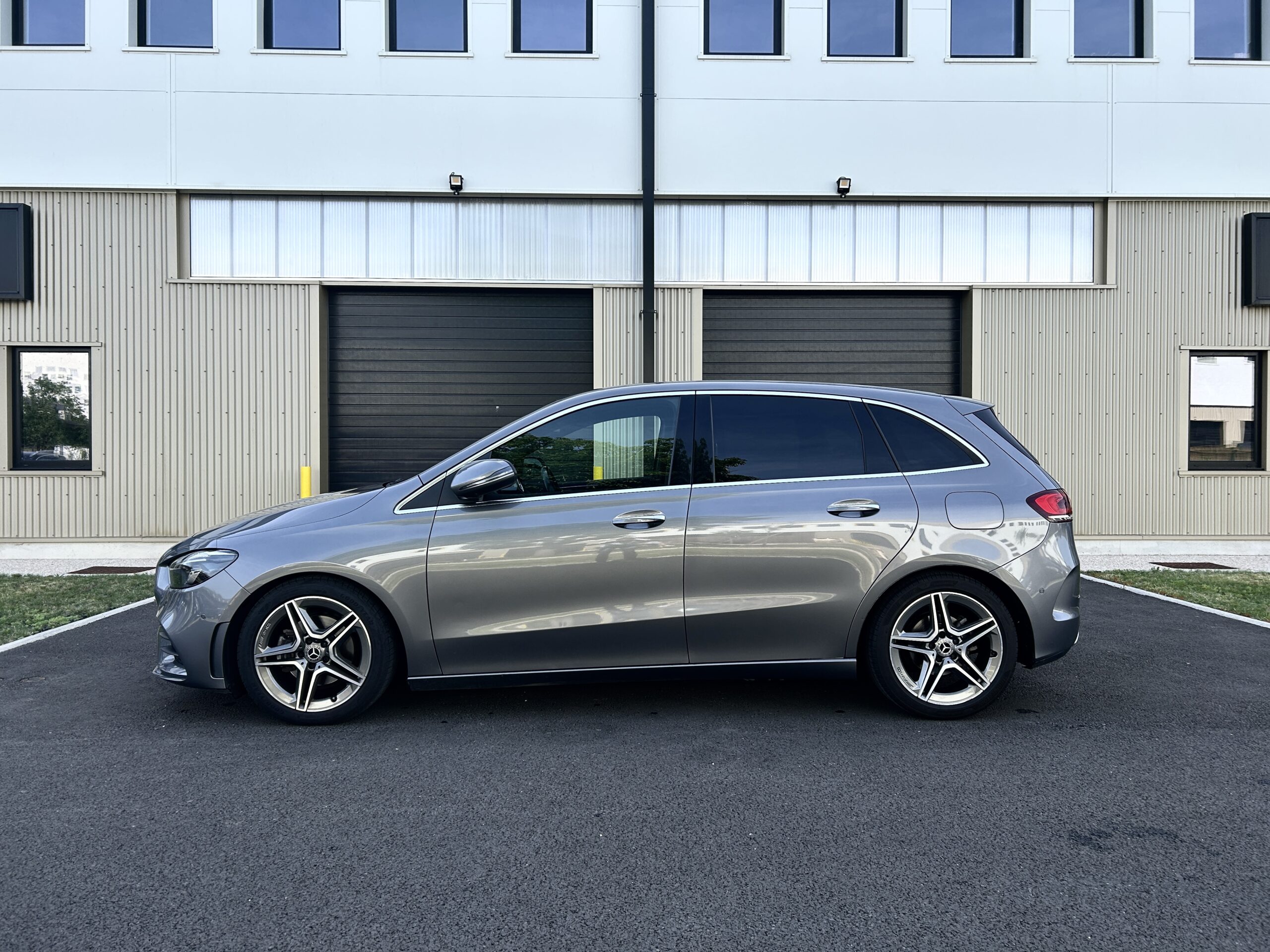 Mercedes Classe B 180d AMG Line CarVentures photo 004