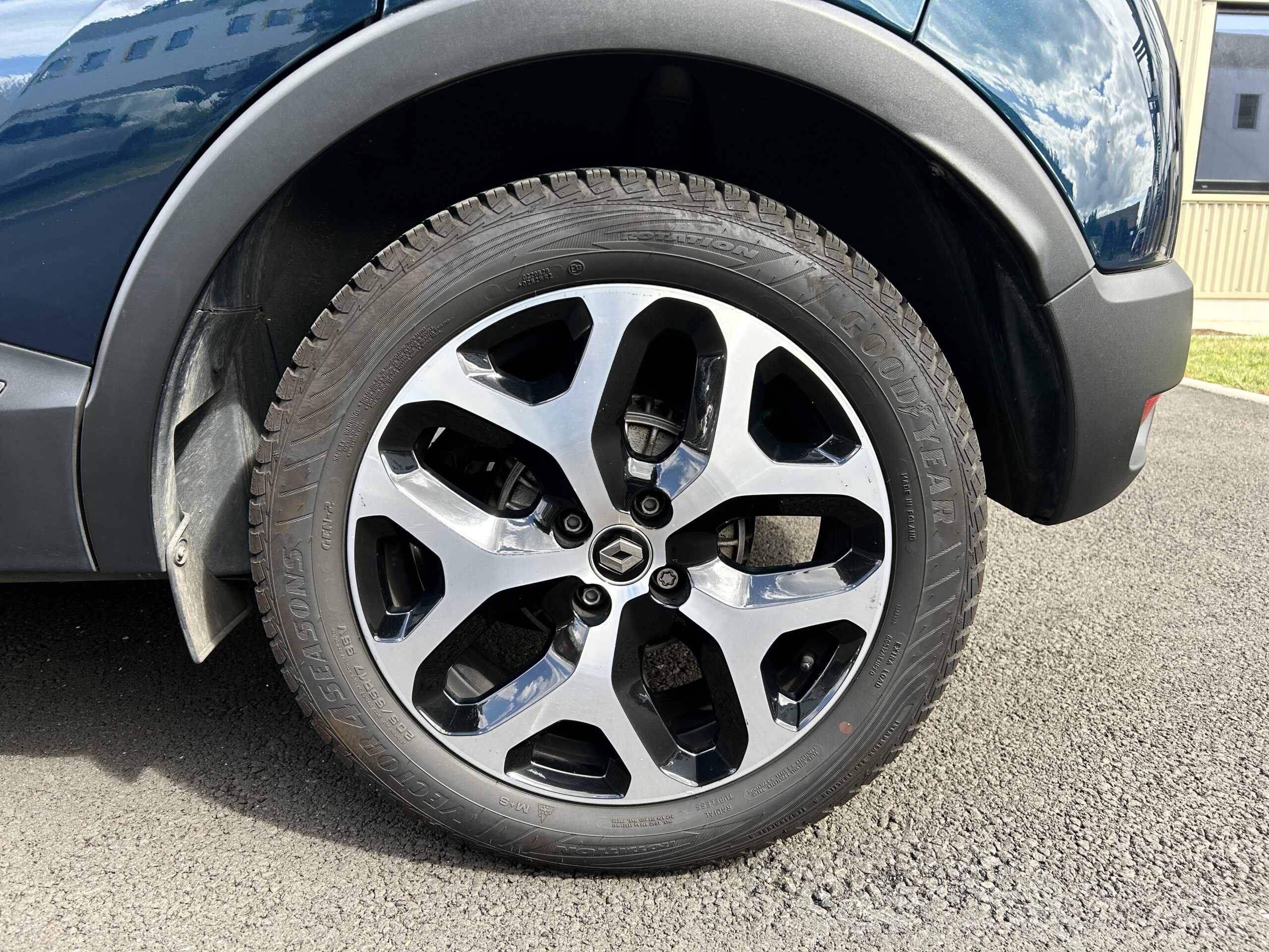 Renault Captur II dCi 90 Intens CarVentures photo 012