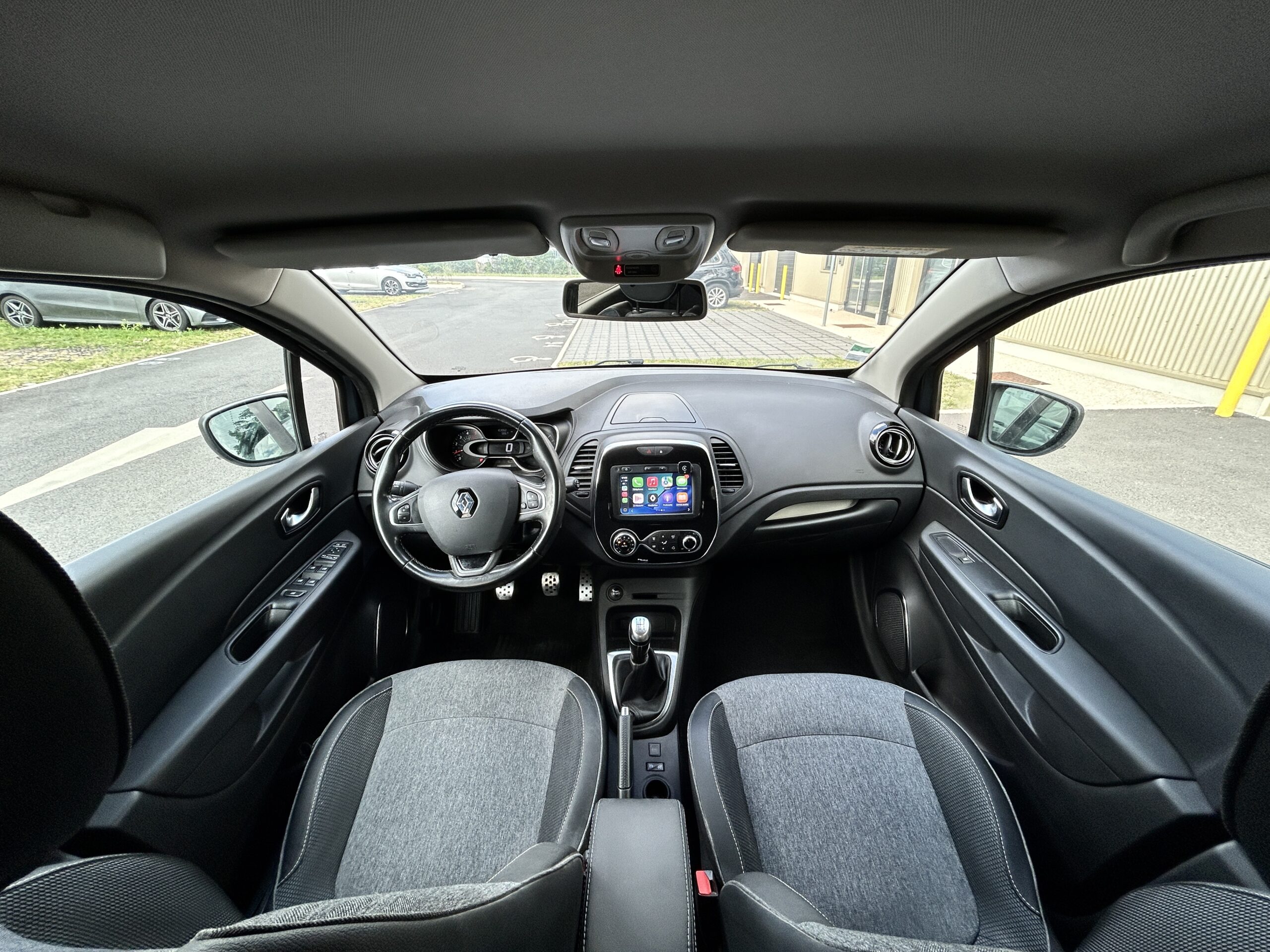 Renault Captur II dCi 90 Intens CarVentures photo 018