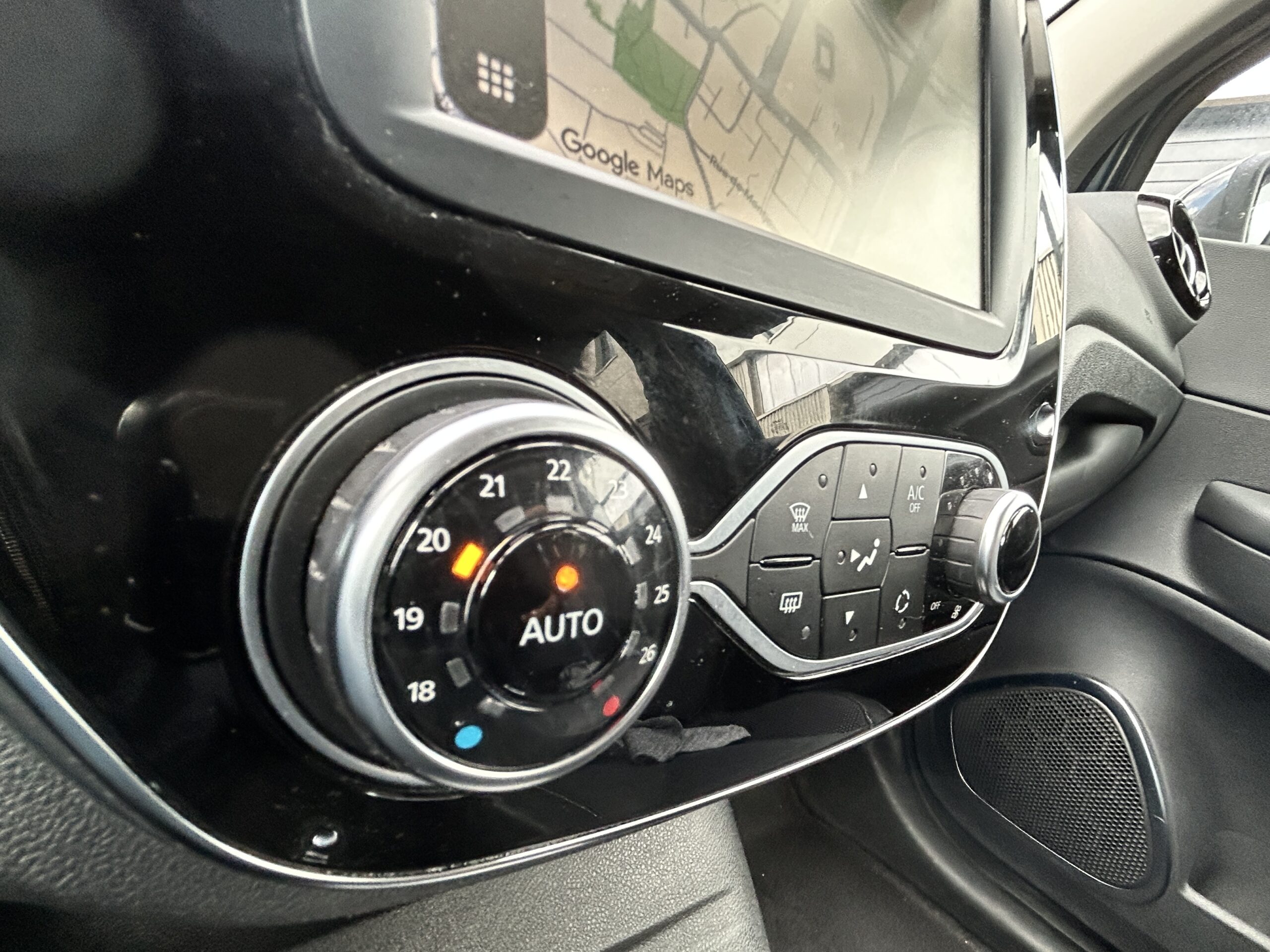 Renault Captur II dCi 90 Intens CarVentures photo 024