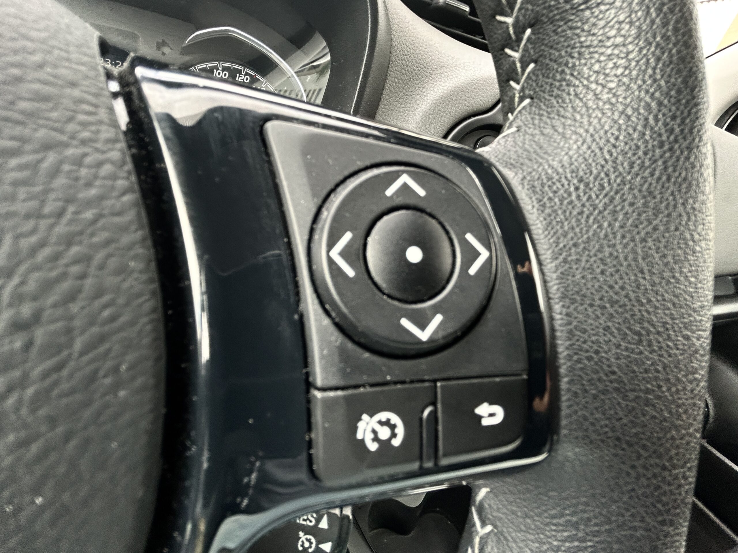 Toyota Yaris France Connect CVT CarVentures photo 027