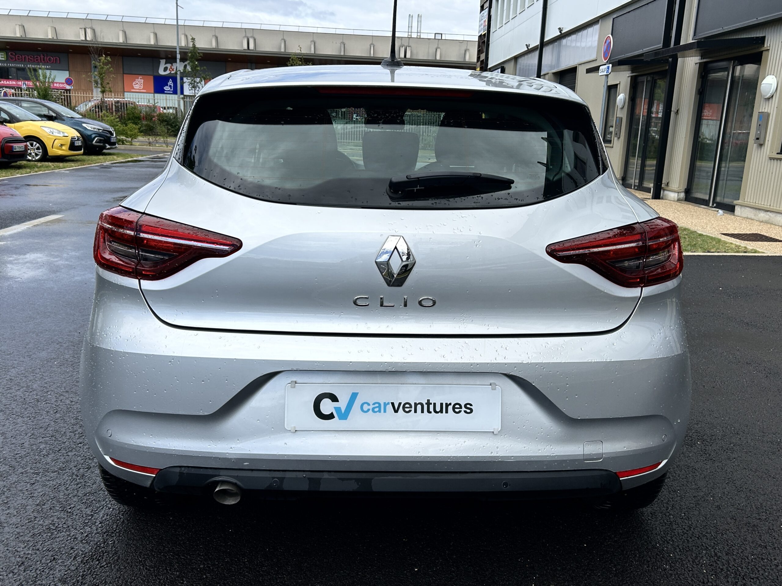 Renault Clio V TCe 90 Business CarVentures photo 006