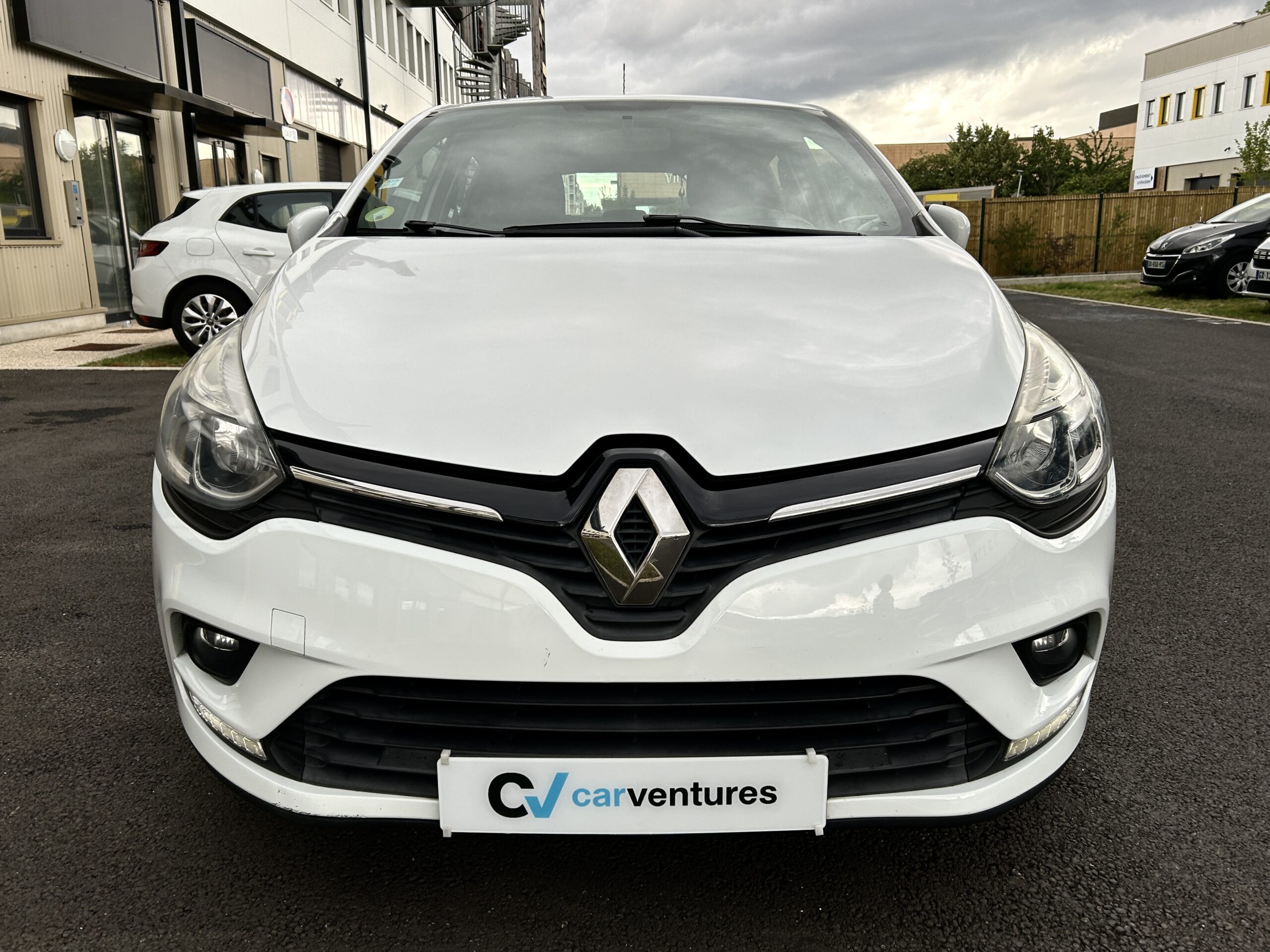 Renault Clio IV dCi 90 Business CarVentures photo 002