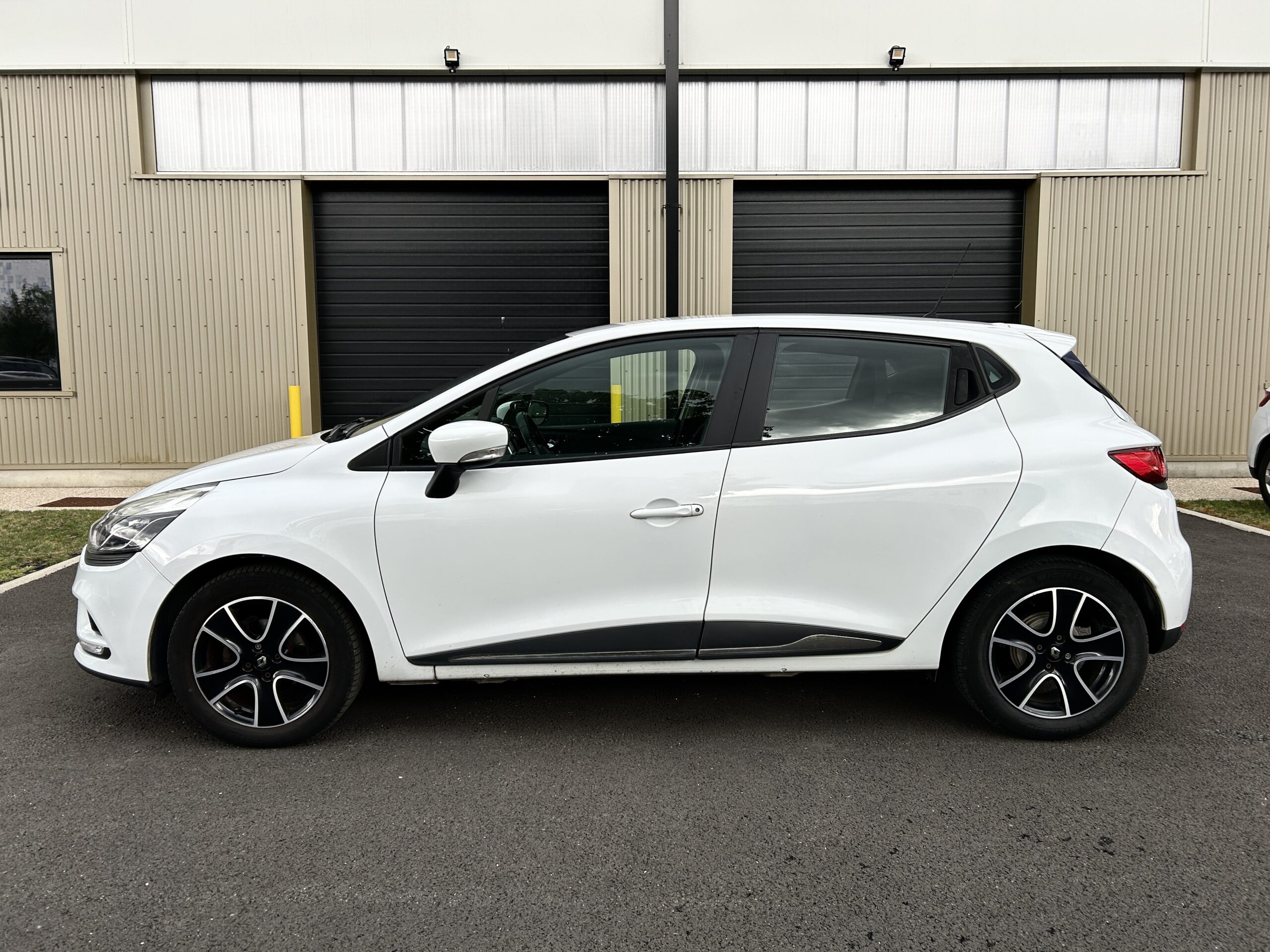 Renault Clio IV dCi 90 Business CarVentures photo 004