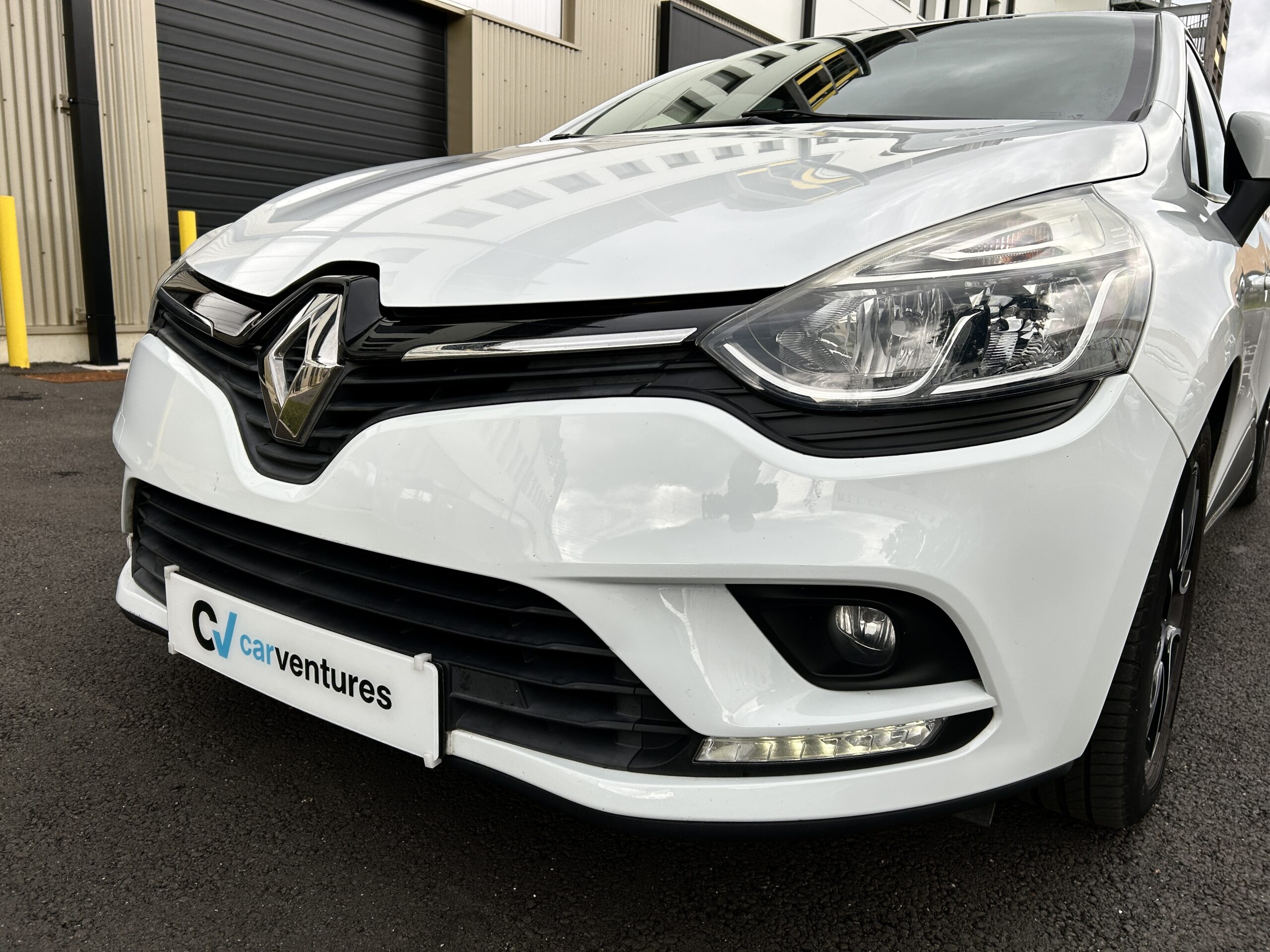 Renault Clio IV dCi 90 Business CarVentures photo 008