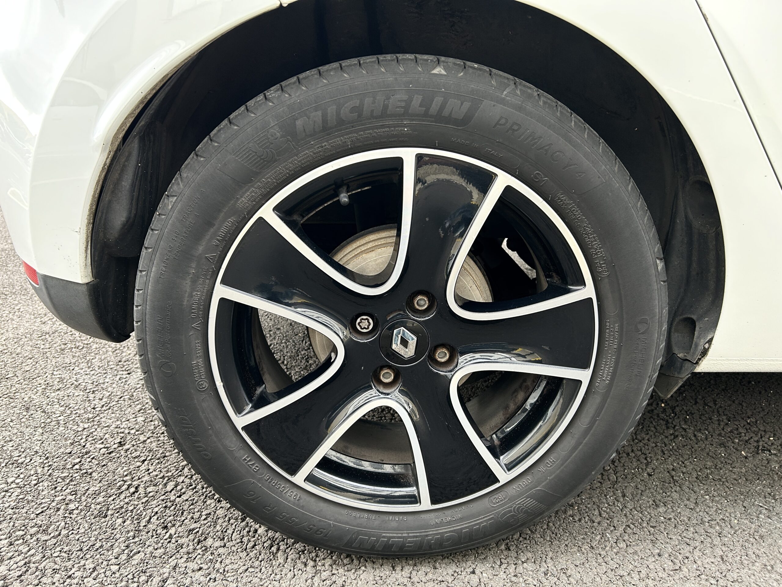Renault Clio IV dCi 90 Business CarVentures photo 012