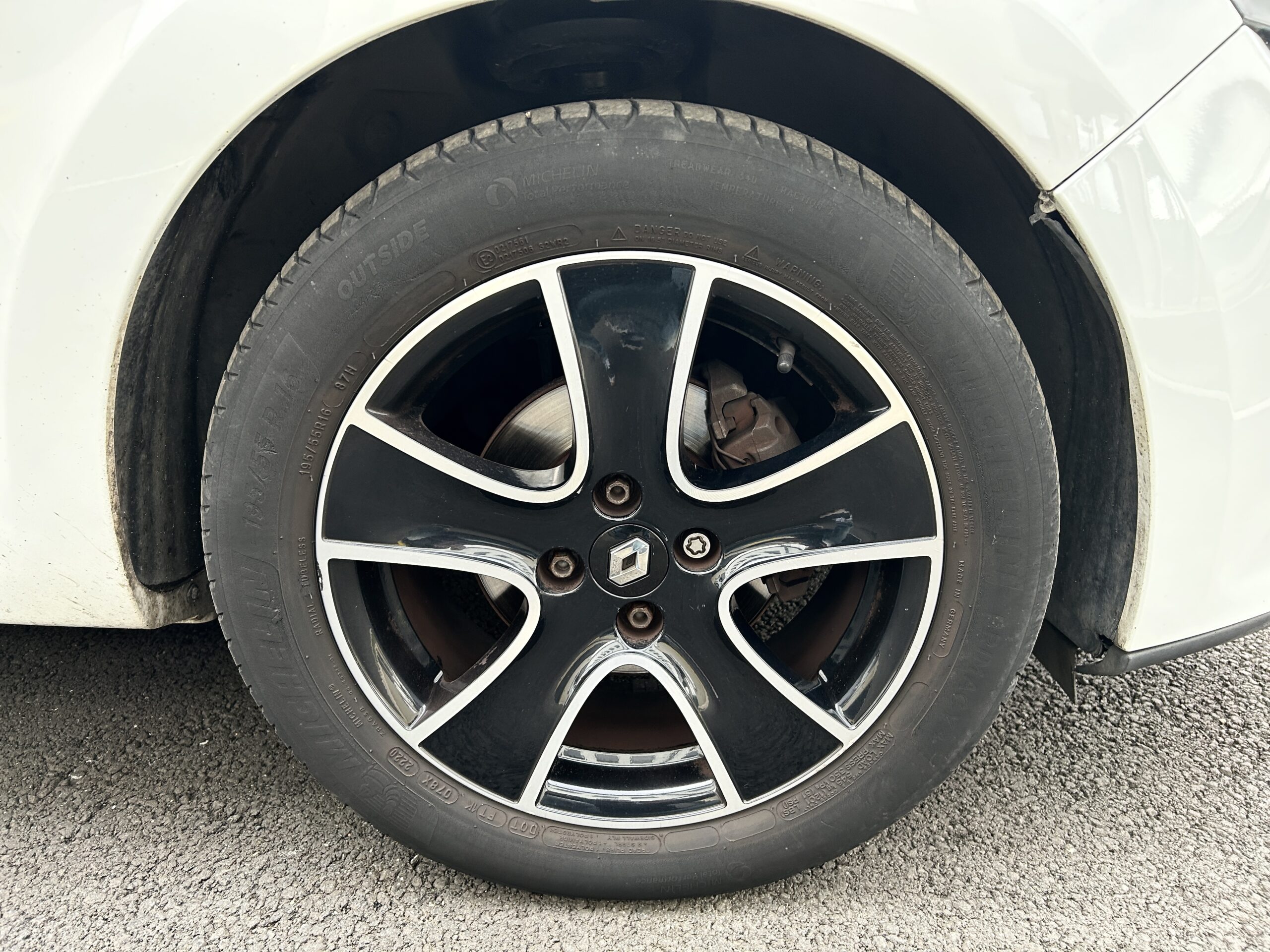 Renault Clio IV dCi 90 Business CarVentures photo 013