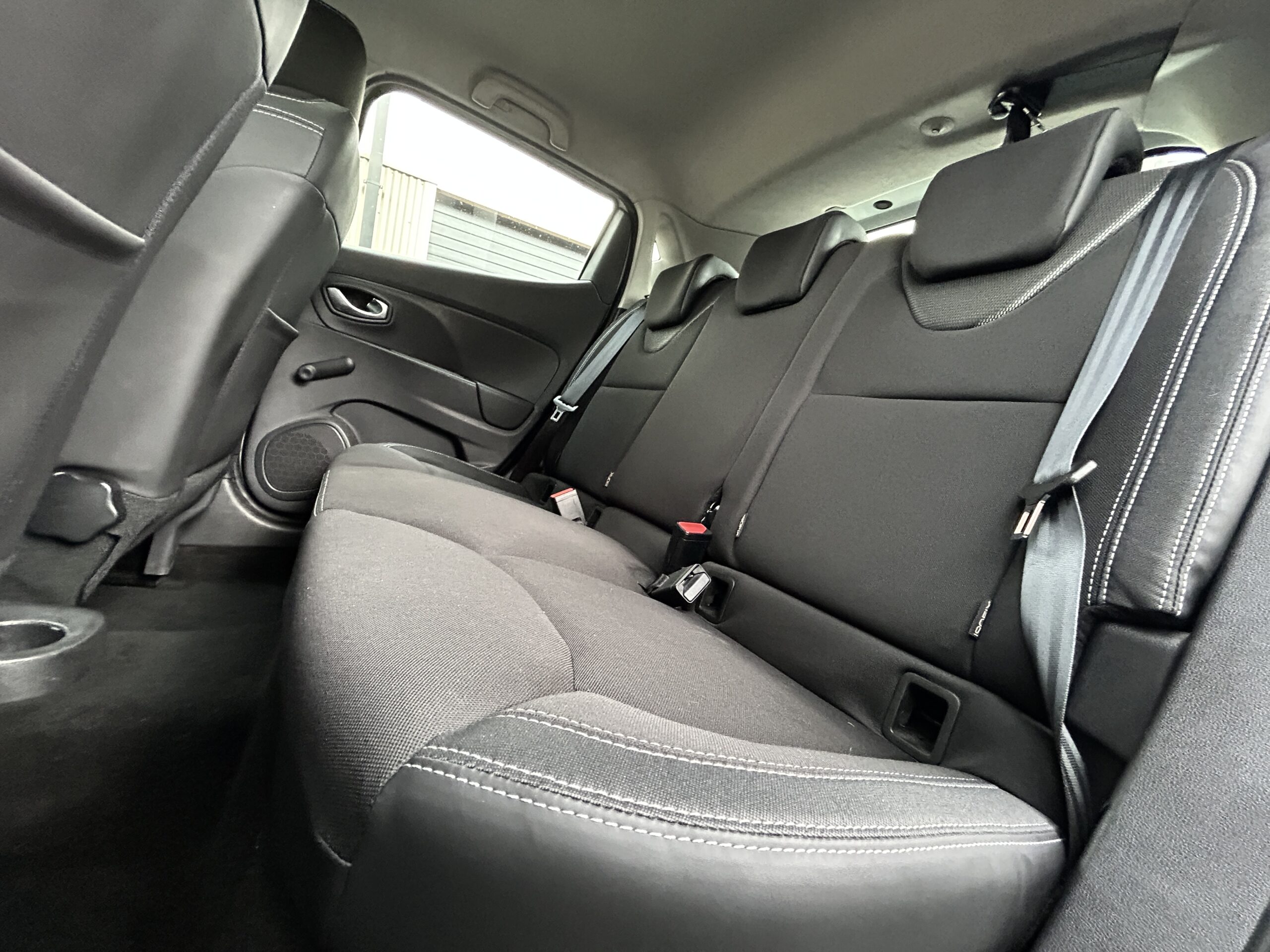 Renault Clio IV dCi 90 Business CarVentures photo 016