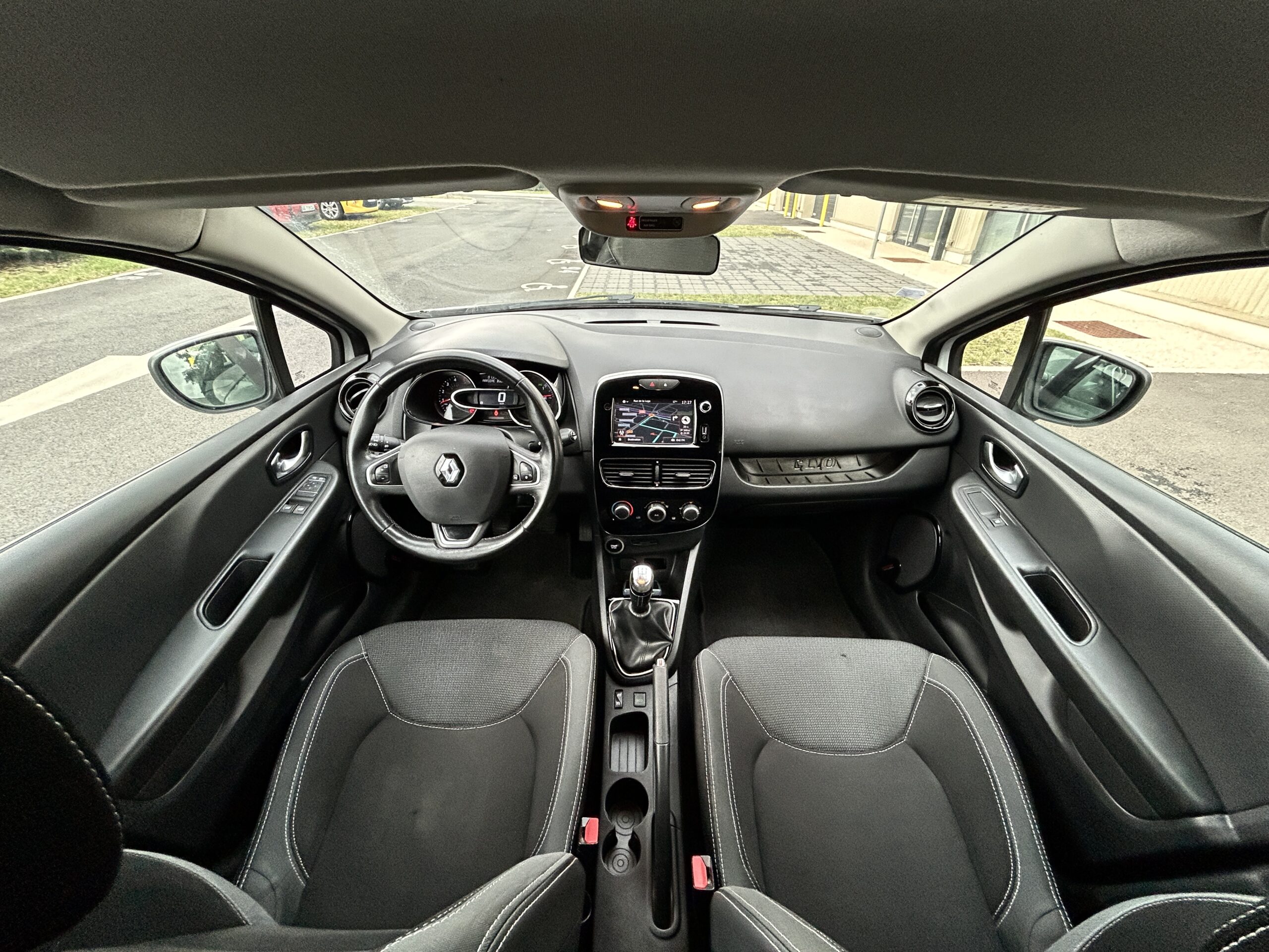 Renault Clio IV dCi 90 Business CarVentures photo 018