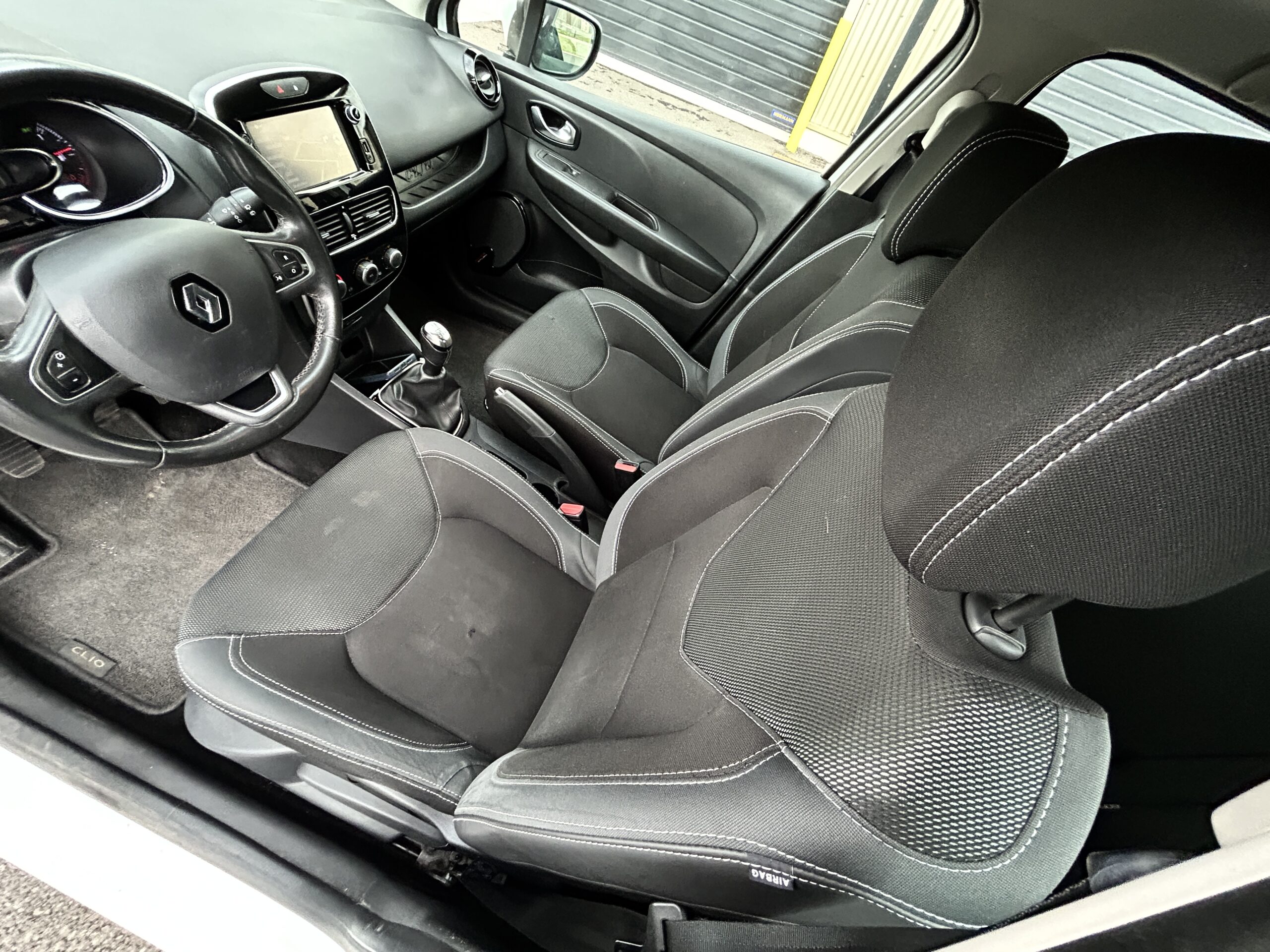 Renault Clio IV dCi 90 Business CarVentures photo 019