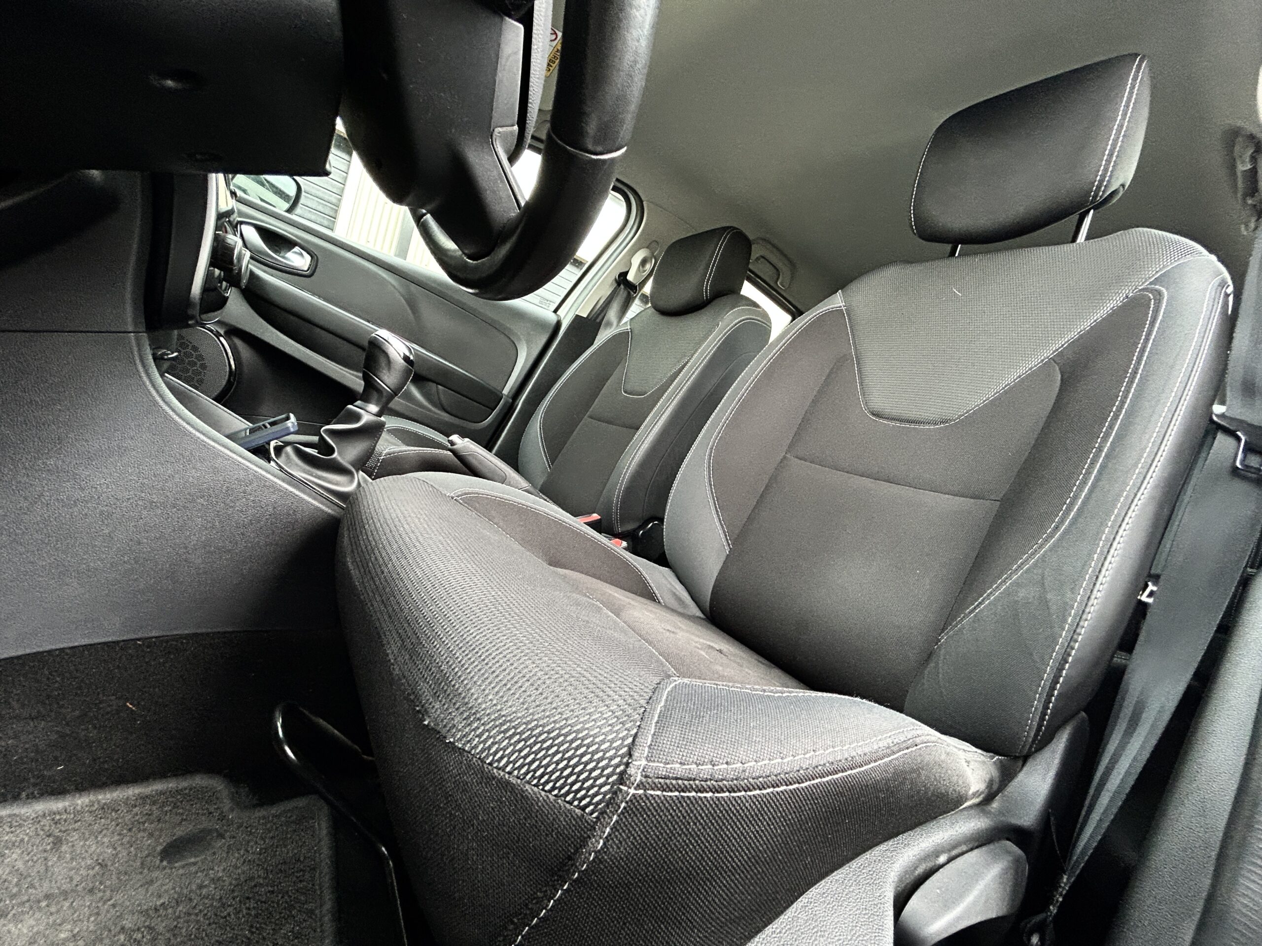 Renault Clio IV dCi 90 Business CarVentures photo 020