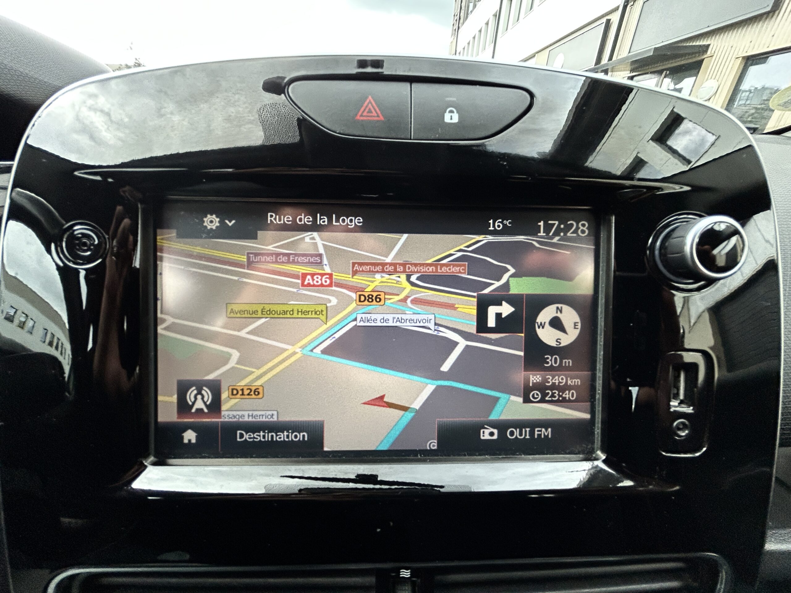 Renault Clio IV dCi 90 Business CarVentures photo 022