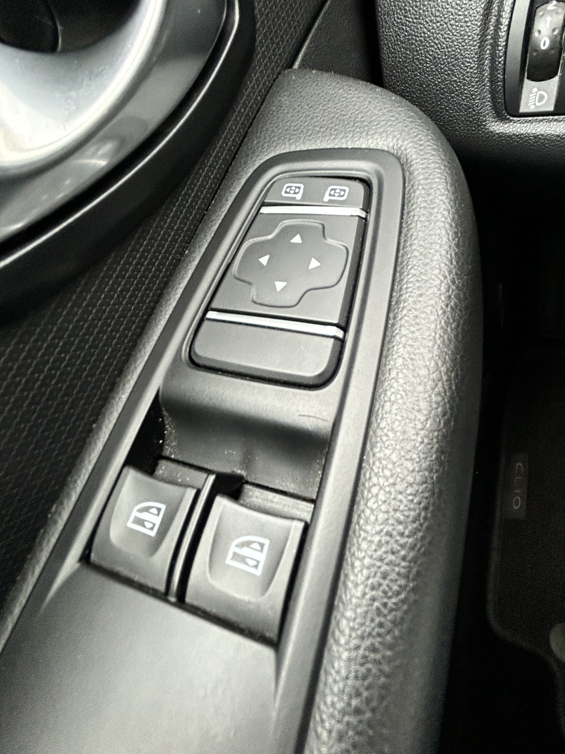 Renault Clio IV dCi 90 Business CarVentures photo 027