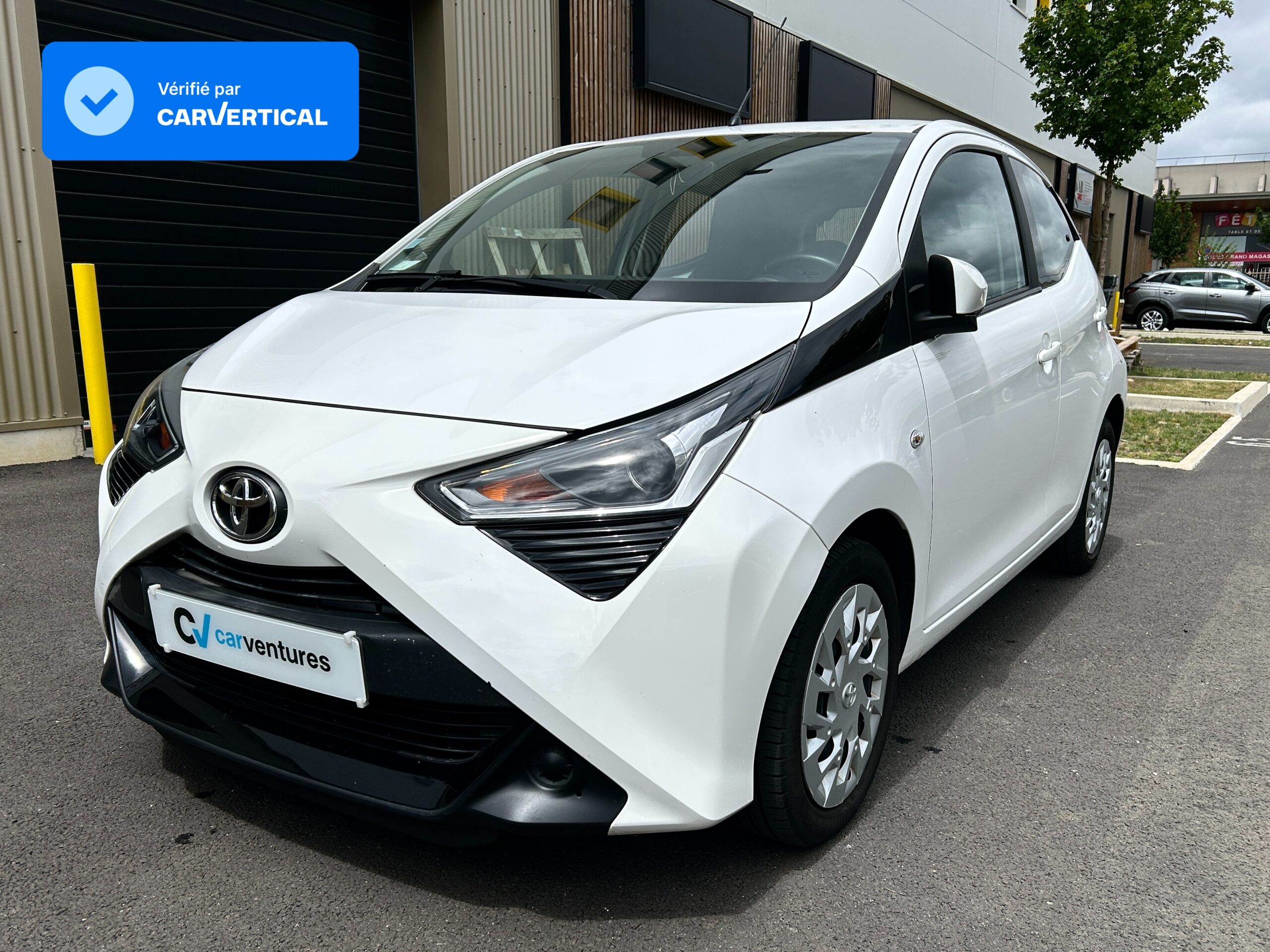 Toyota Aygo 1.0 VVT-i 72 x-play (2021) - Blanc Pur