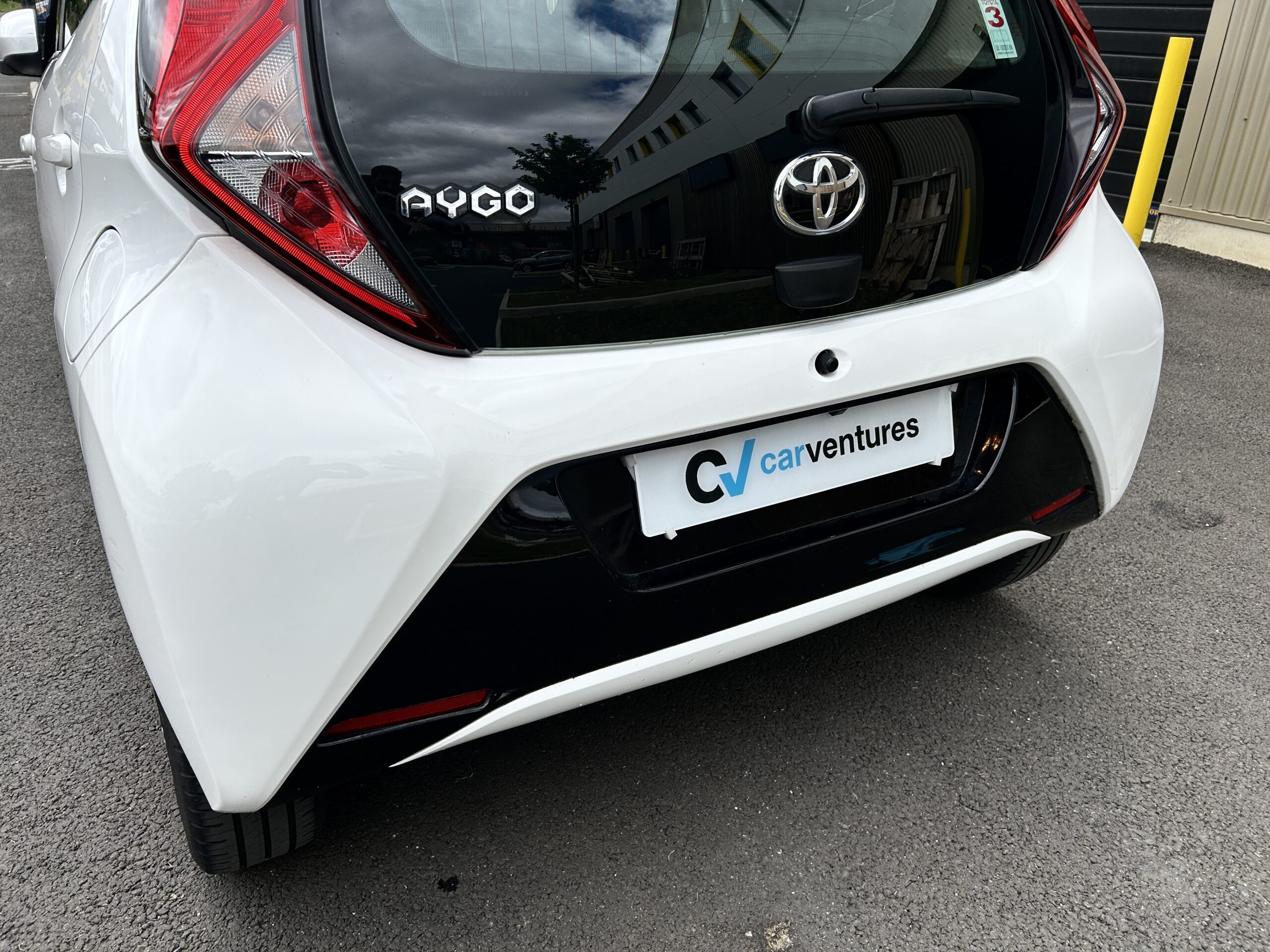 Toyota Aygo x-play CarVentures photo 010