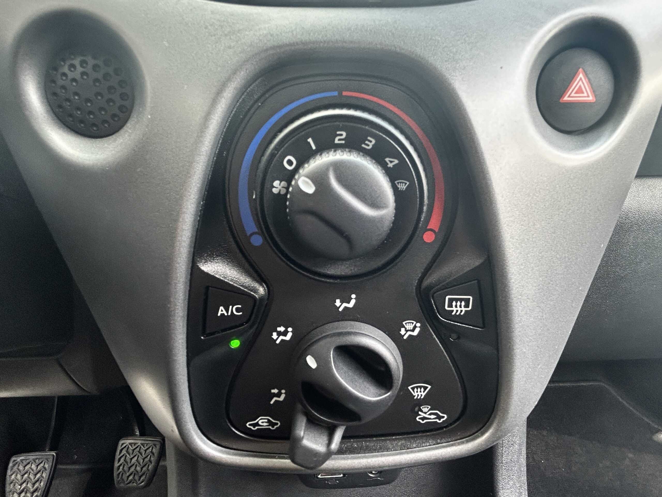 Toyota Aygo x-play CarVentures photo 020