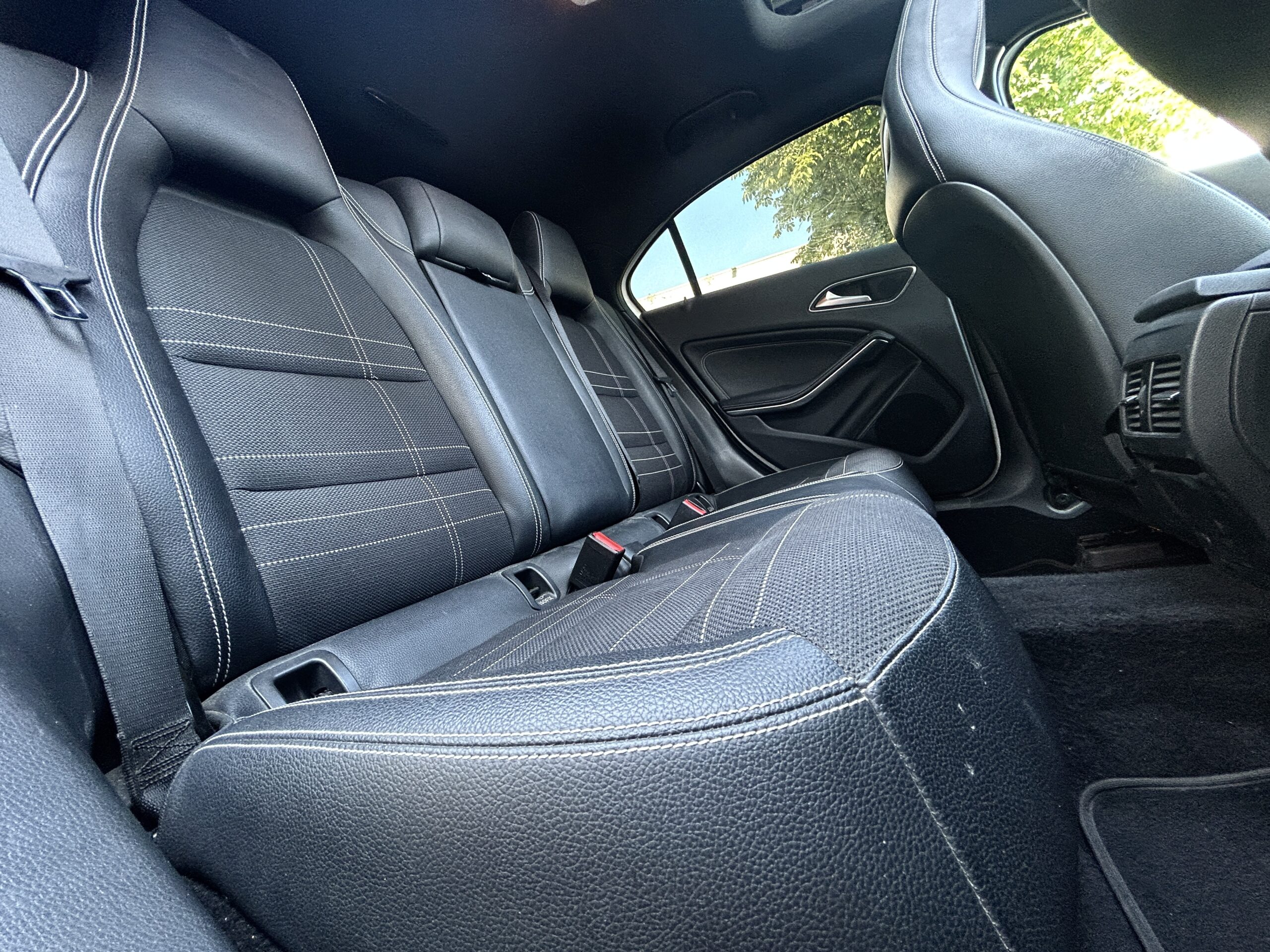 Mercedes Classe A 200d Sensation 7G-DCT CarVentures photo 017
