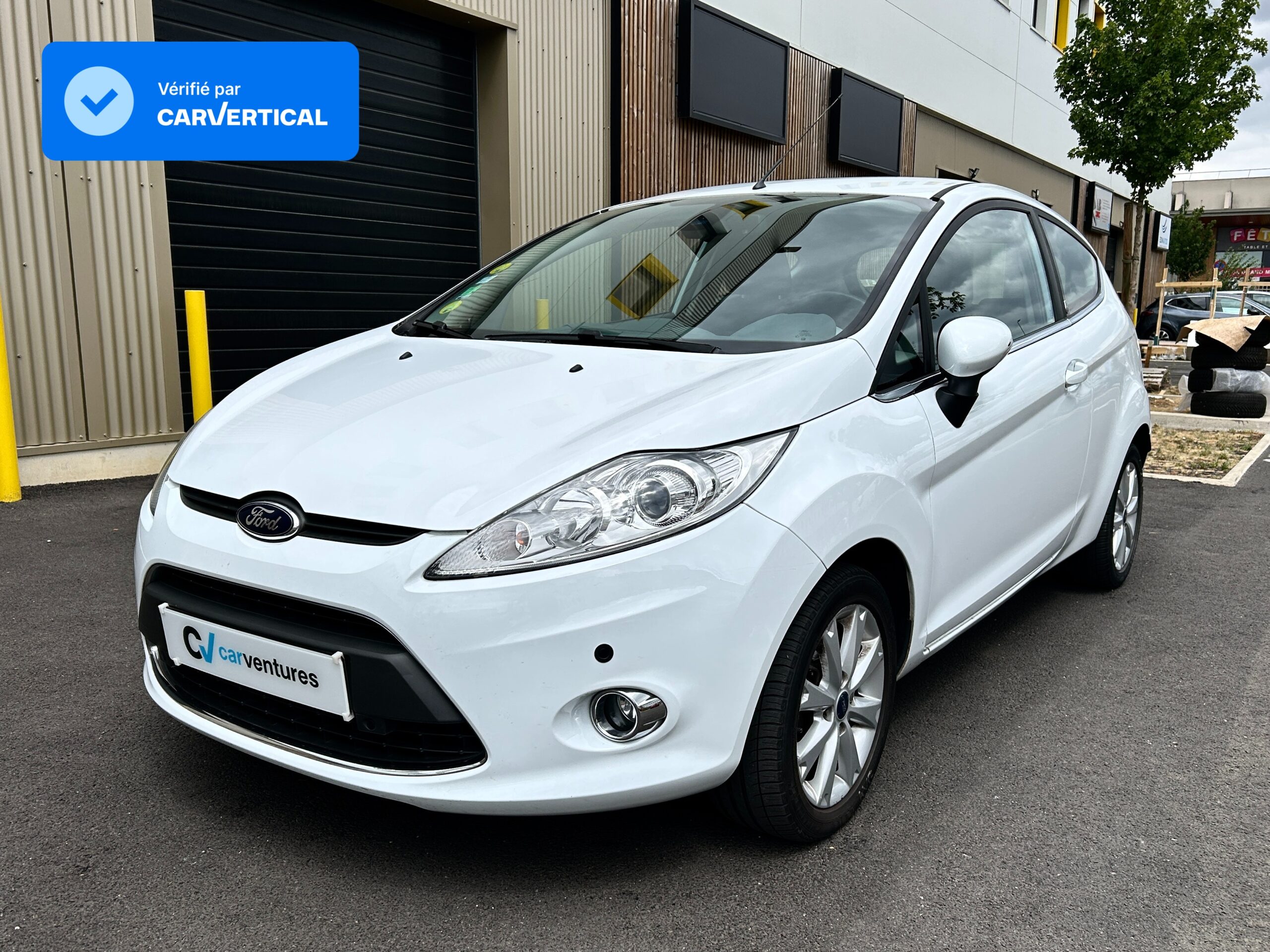 Ford Fiesta 1.4 16v 96 Ghia (2009) - Blanc