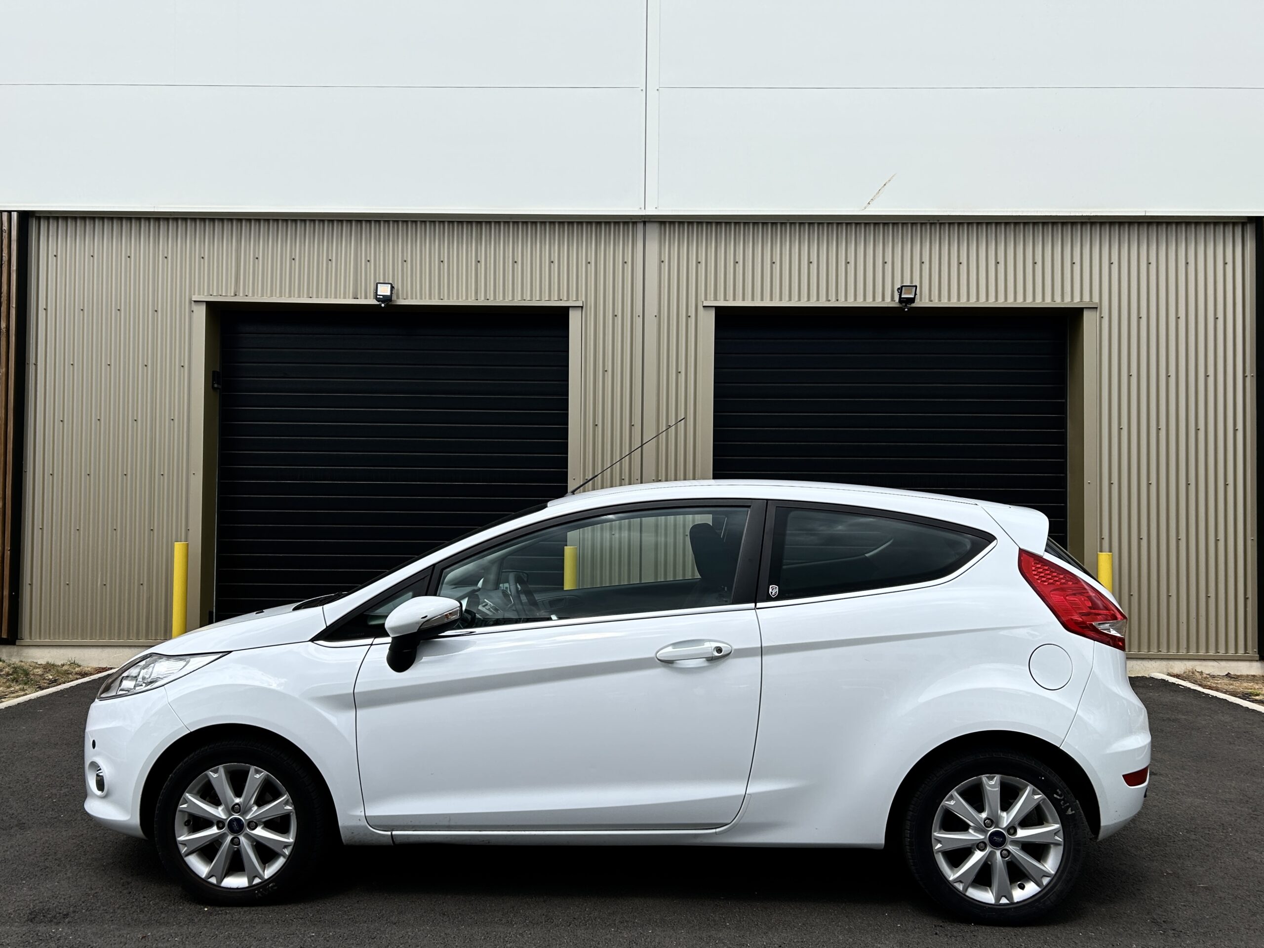 Ford Fiesta 1.4 Ghia CarVentures photo 004