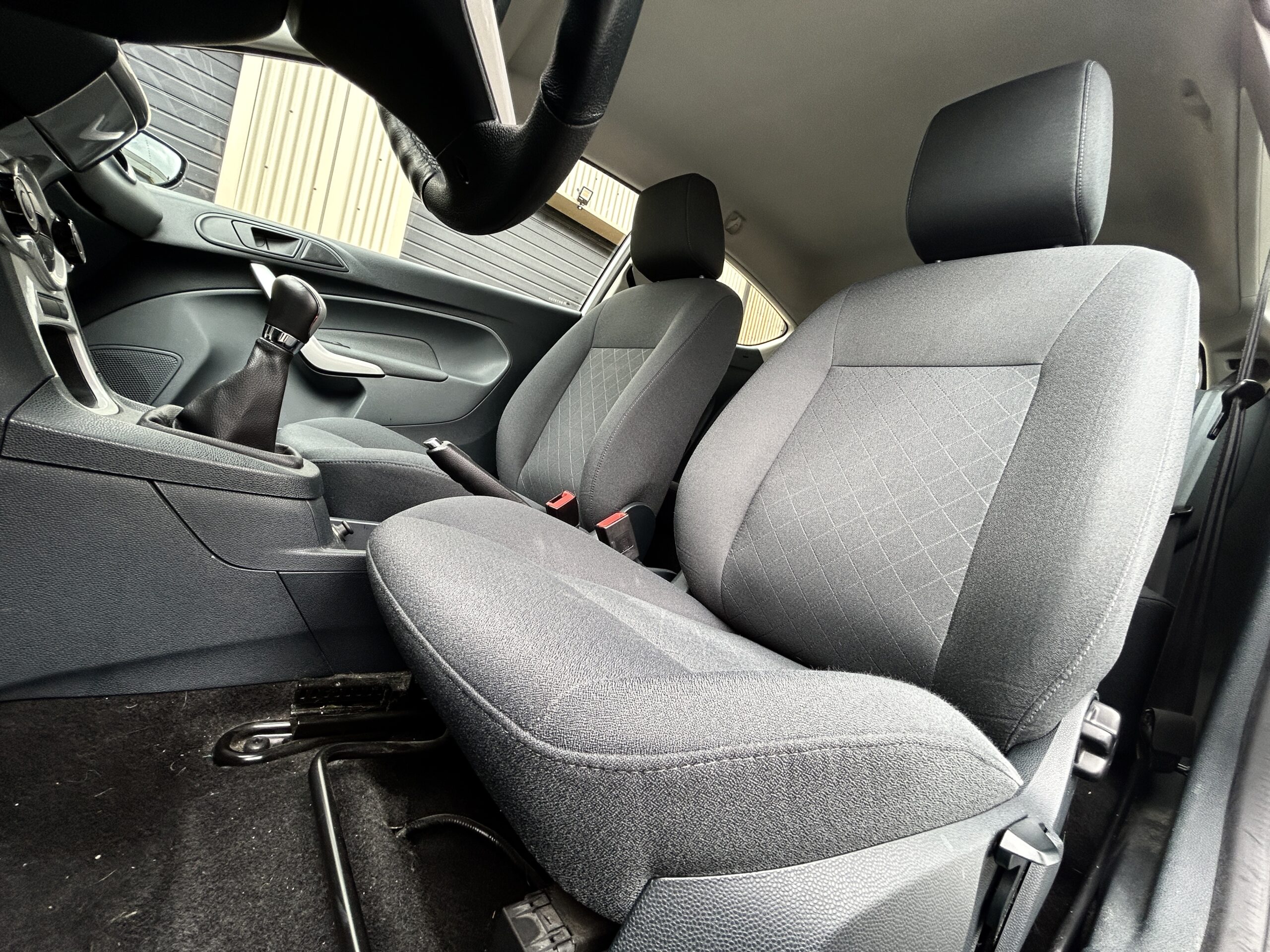 Ford Fiesta 1.4 Ghia CarVentures photo 021