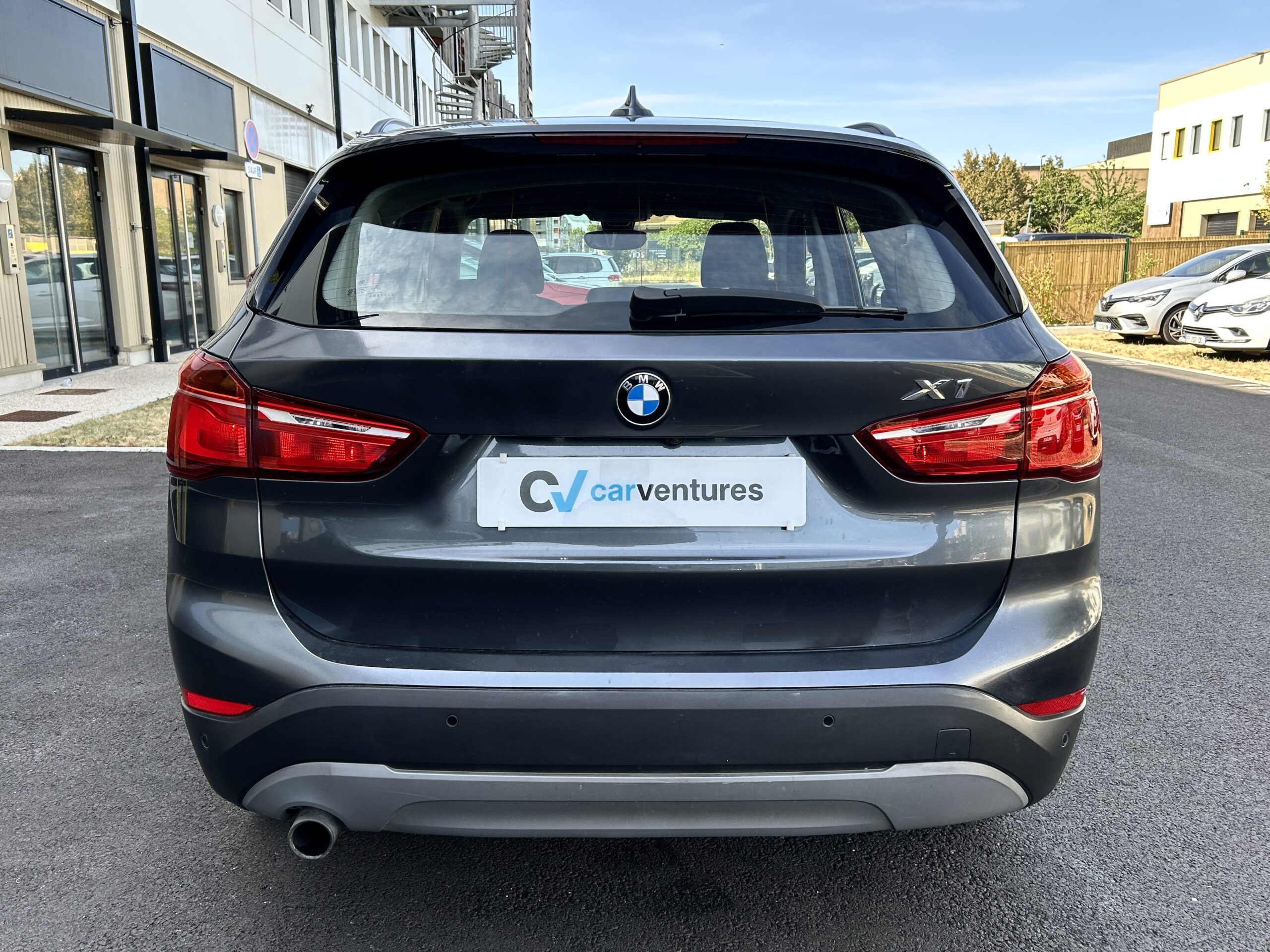BMW X1 sDrive18i DKG Lounge CarVentures photo 006