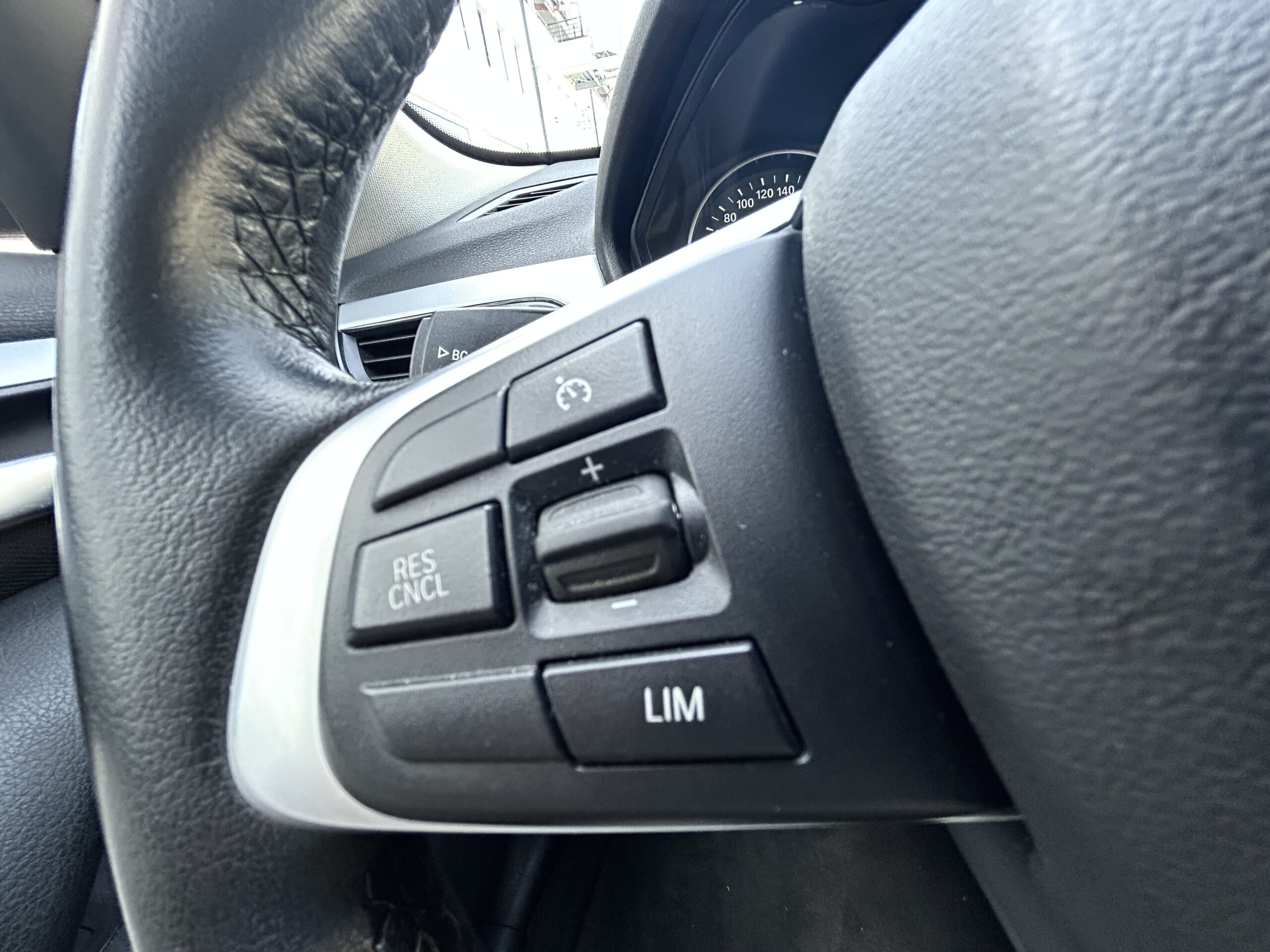 BMW X1 sDrive18i DKG Lounge CarVentures photo 026