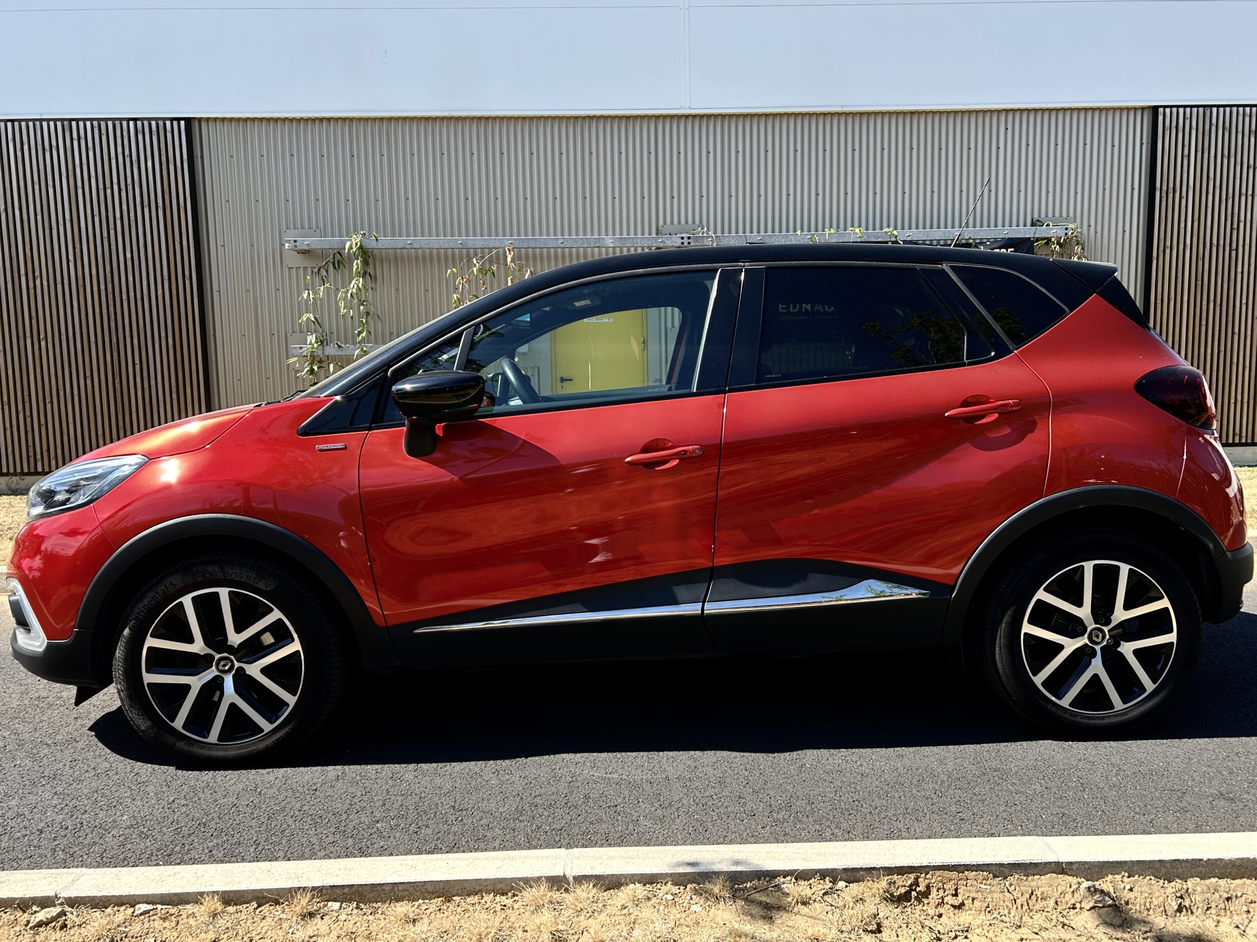 Renault Captur TCe 130 Red Edition CarVentures photo 004