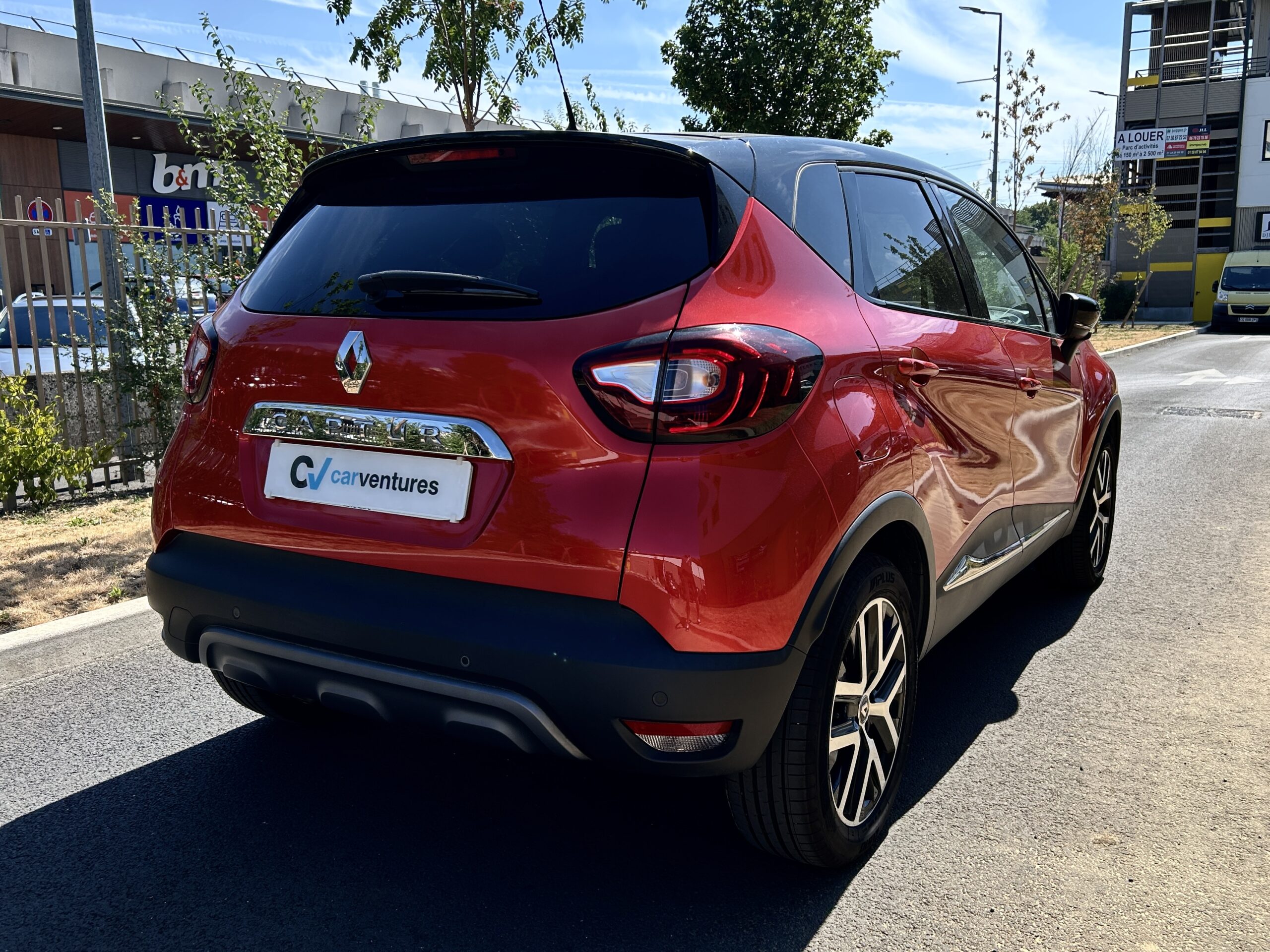 Renault Captur TCe 130 Red Edition CarVentures photo 007